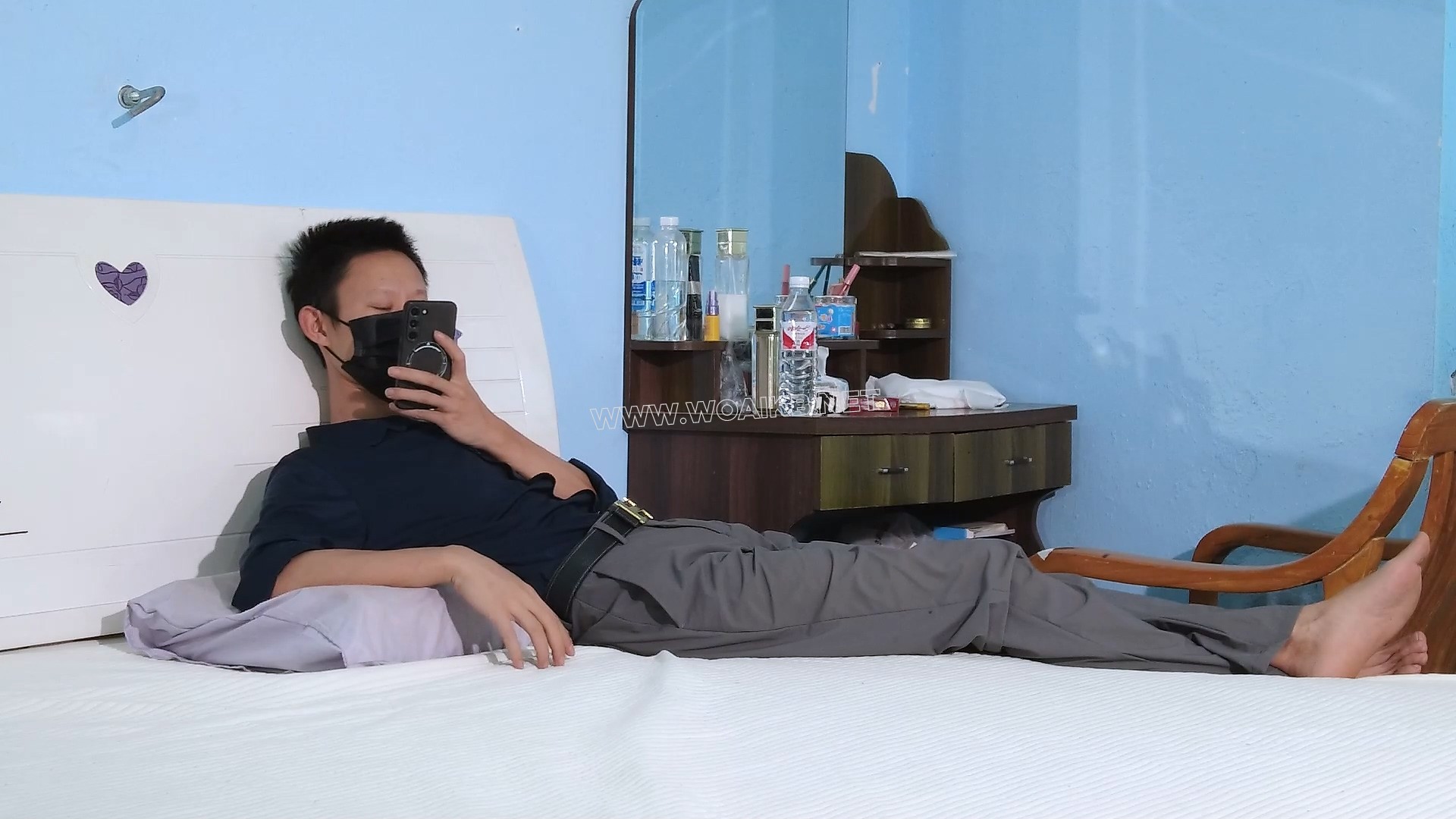 单纯小女孩与网恋男友现实见面被下药迷晕捆绑玩弄折磨！棒棒羞耻强G！玩弄TK脚心！…