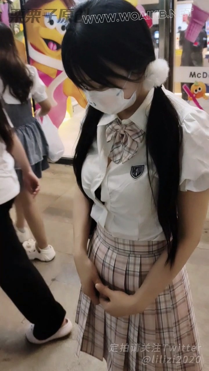 《沦为玩具的双马尾小M 01》 户外强高、户外失禁、户外遥控调教、快乐蛋、JK、白丝…