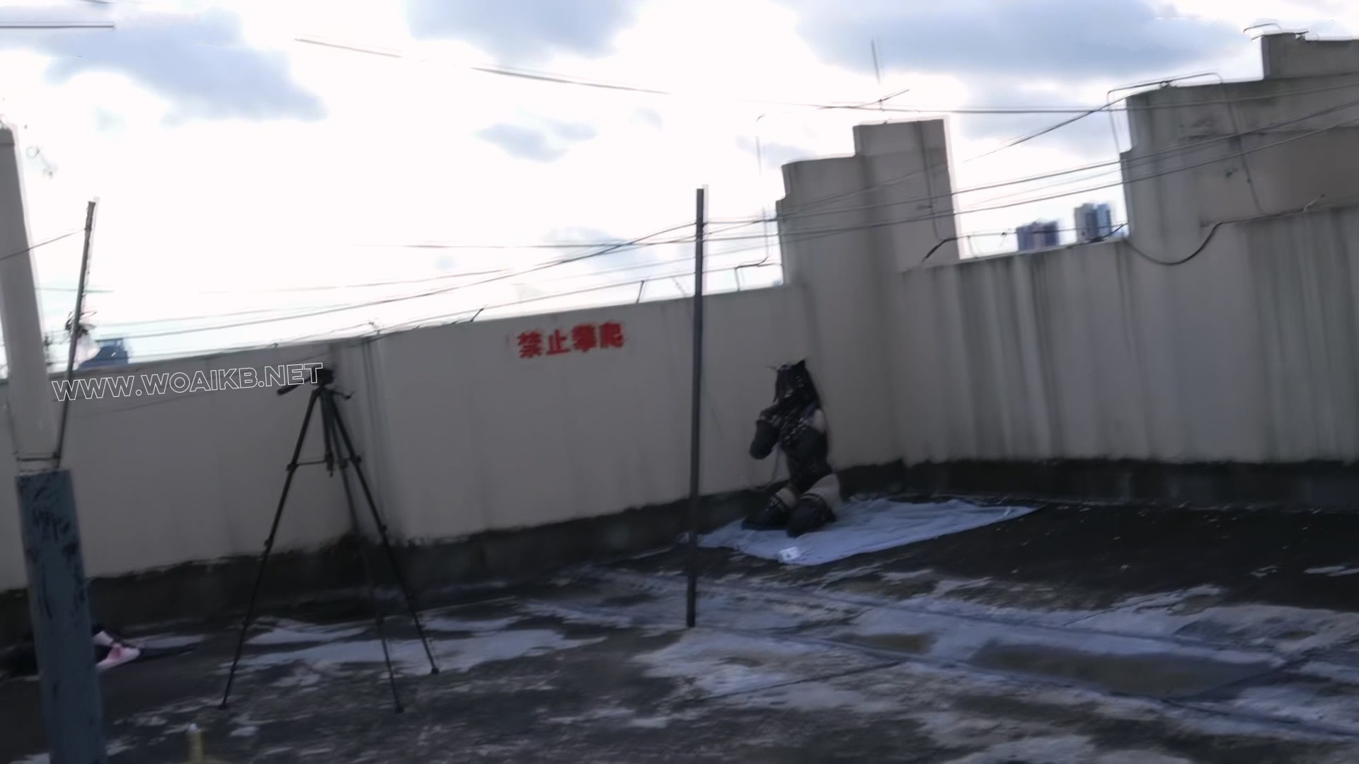 奴隶计划B4 记录真实SM调教 萱萱K9户外天台露出 户外放置 锁链限制 天台遛狗 内入…