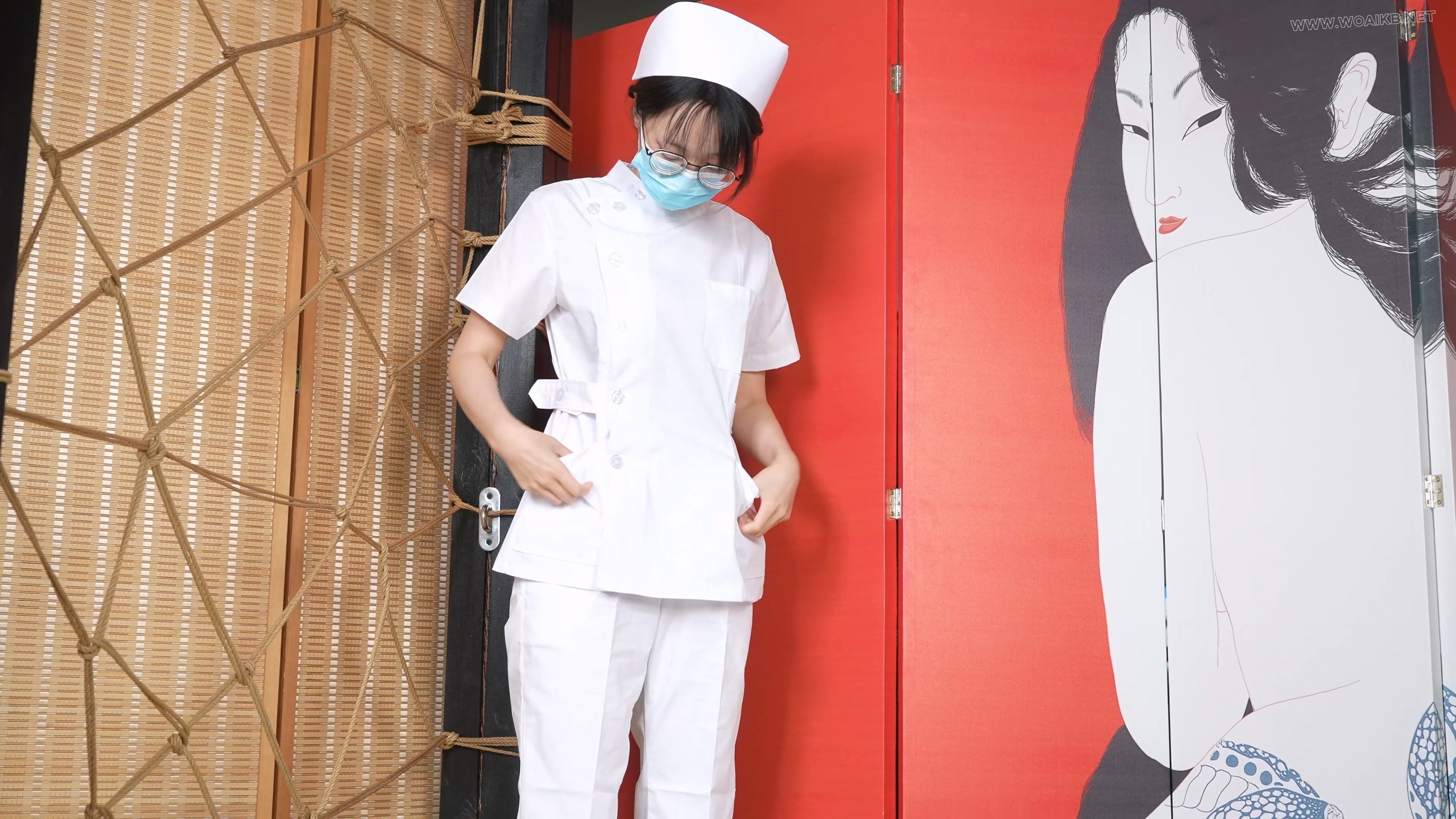 嗷嗷-护士服，强制踮脚放置！