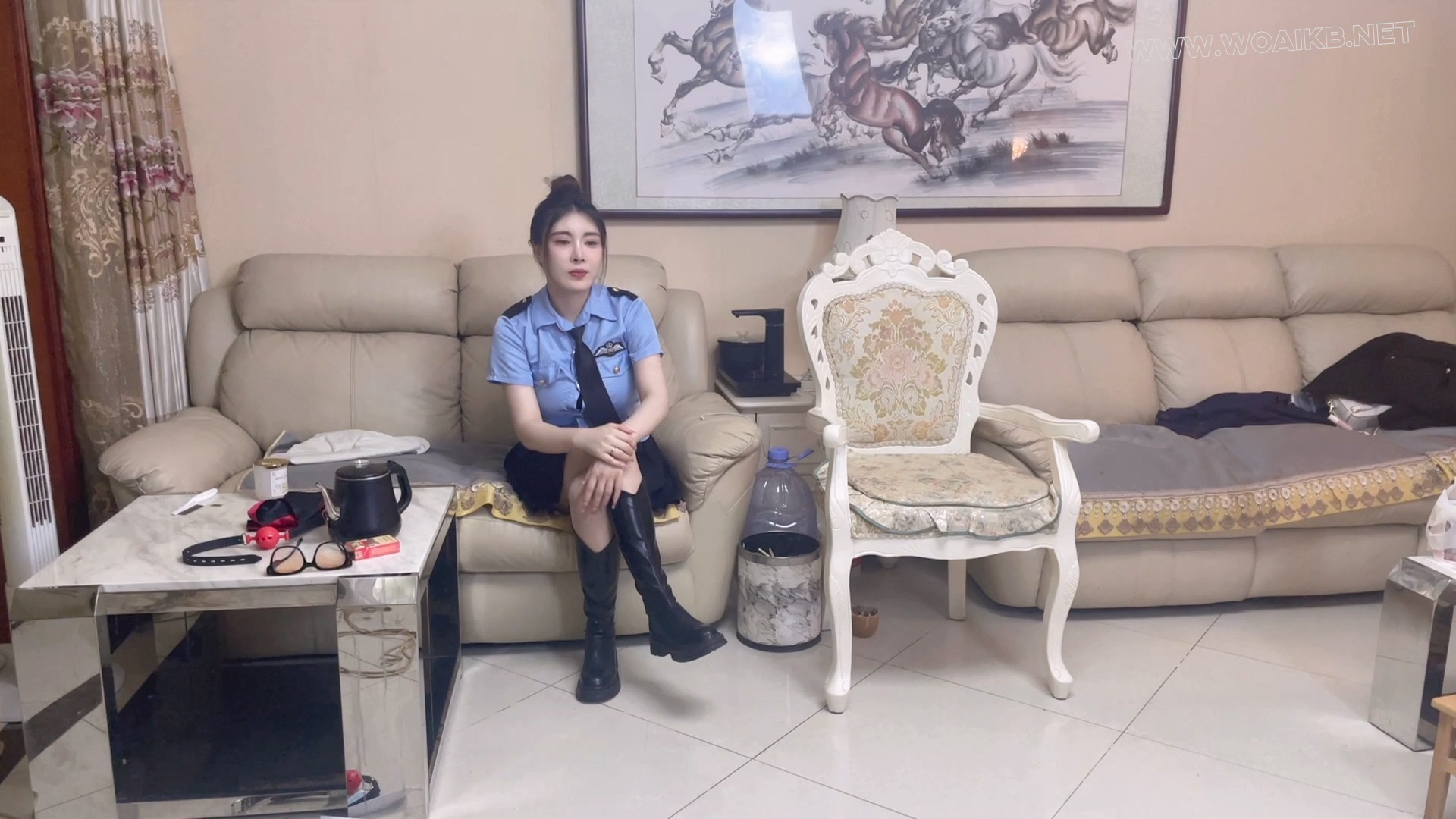 精彩制服剧情  长靴御姐女井安慈被诱骗绑架陷落 折磨