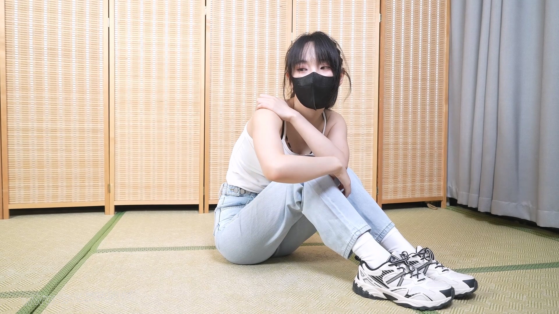 嗷嗷-强制拉伸，踩裆！