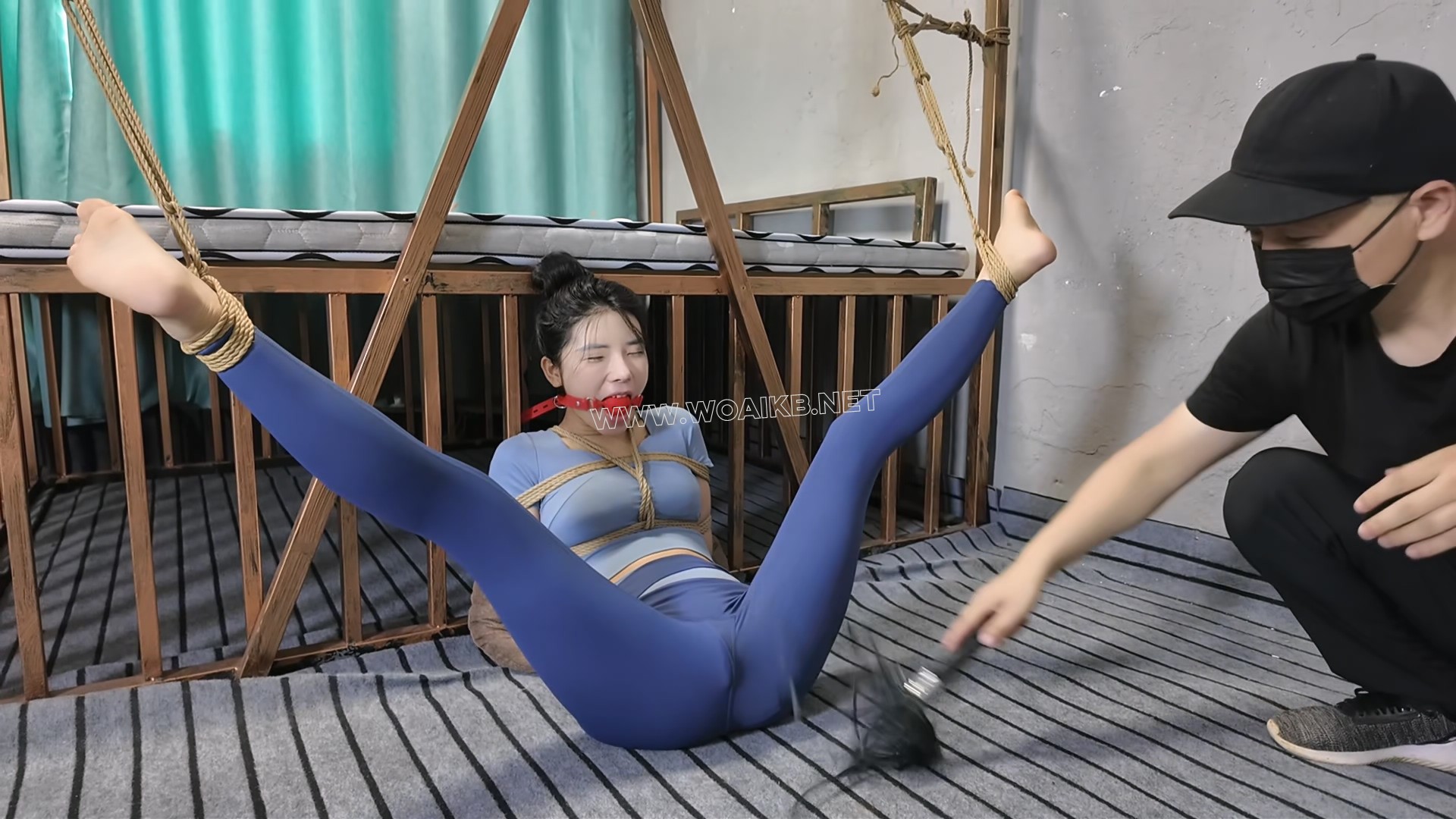 瑜伽教练遇险记二中集