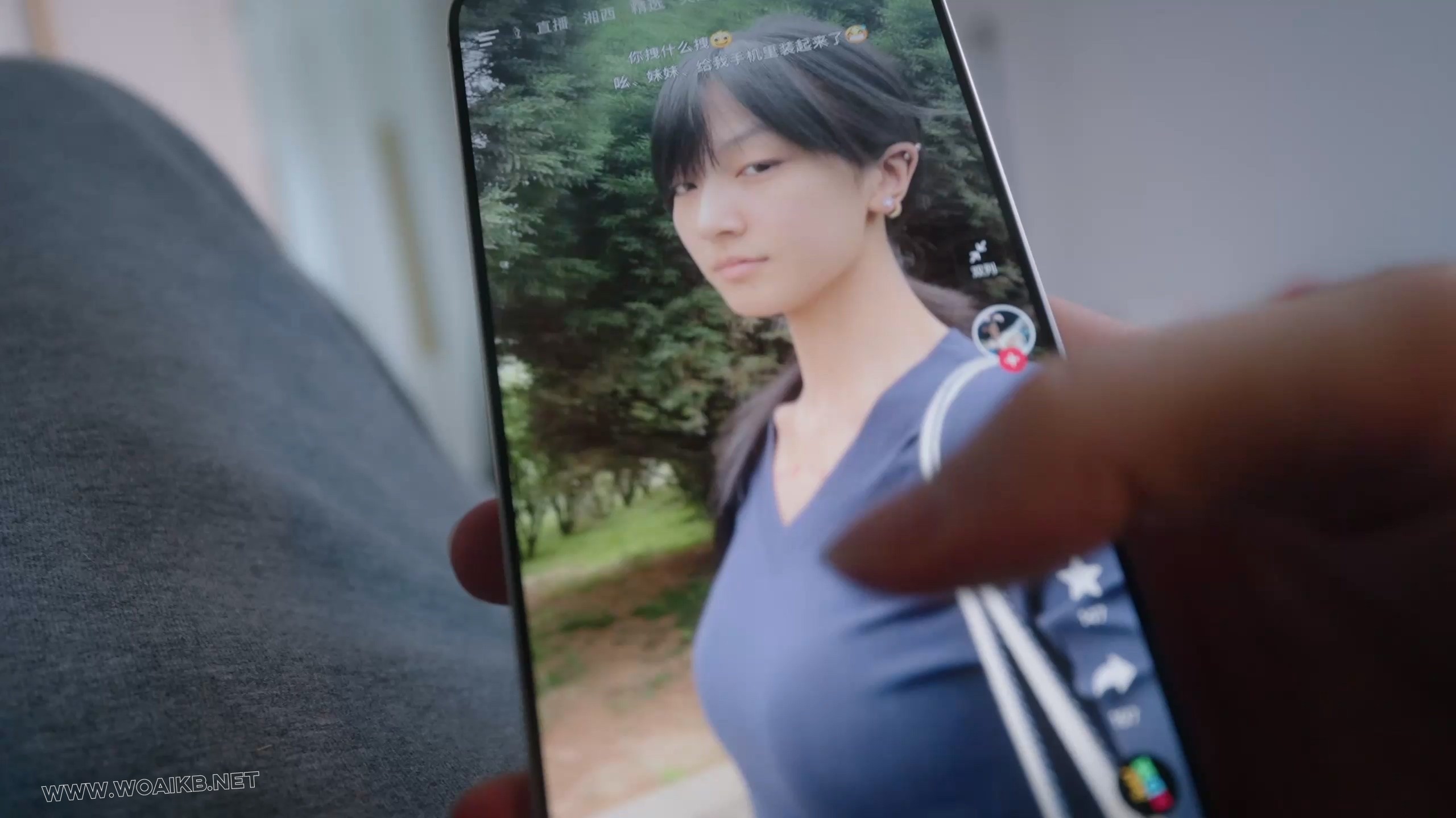 《女侦探的游戏Ⅲ》牵出囚禁在衣柜里的女侦探，来个开胃菜吊起来棒棒固定，股绳牵...