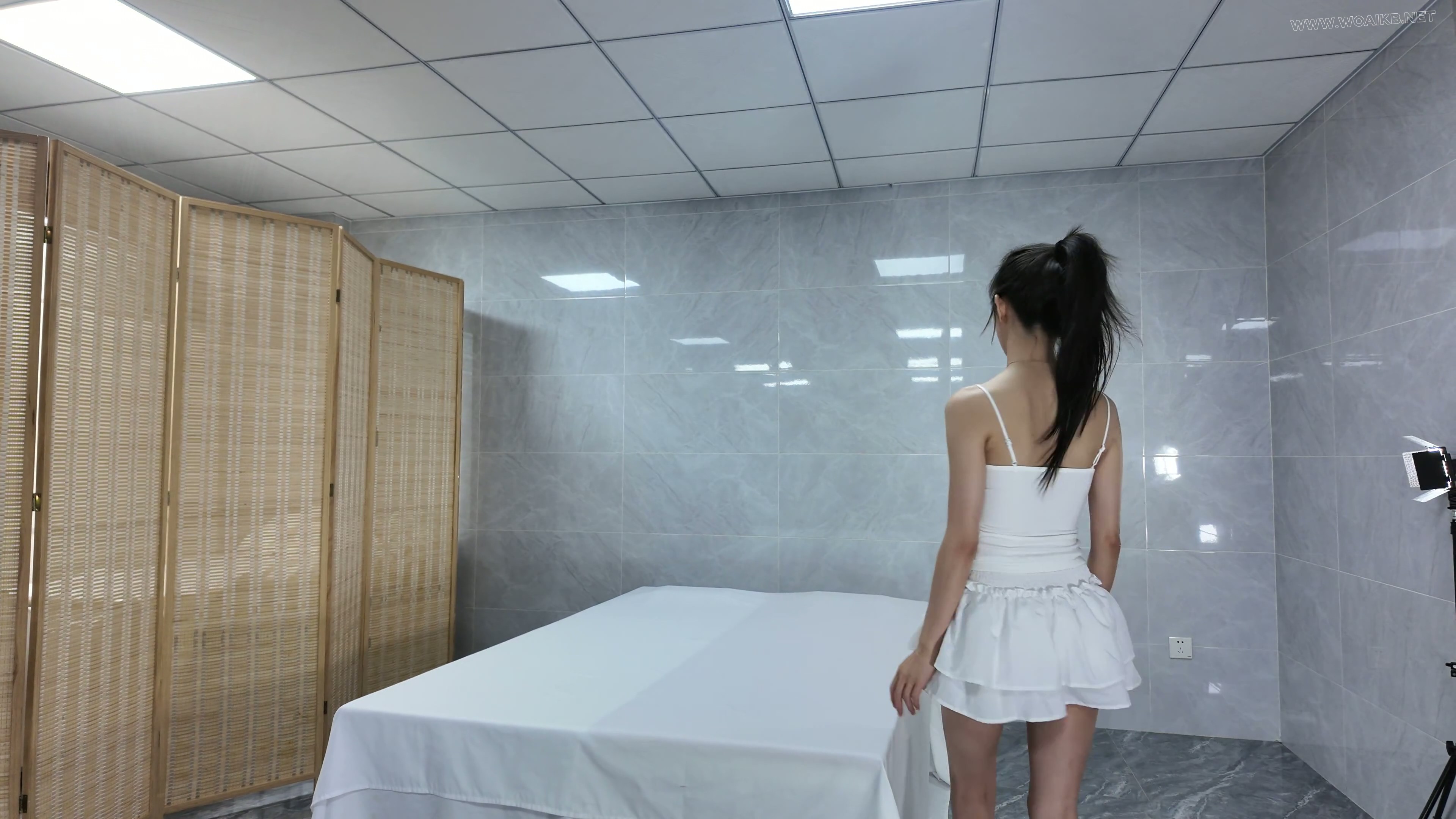 定拍作品 双女点穴定身加tk挠痒白袜，情节很丰富，女生颜值也很高，剧情包含定身穴...