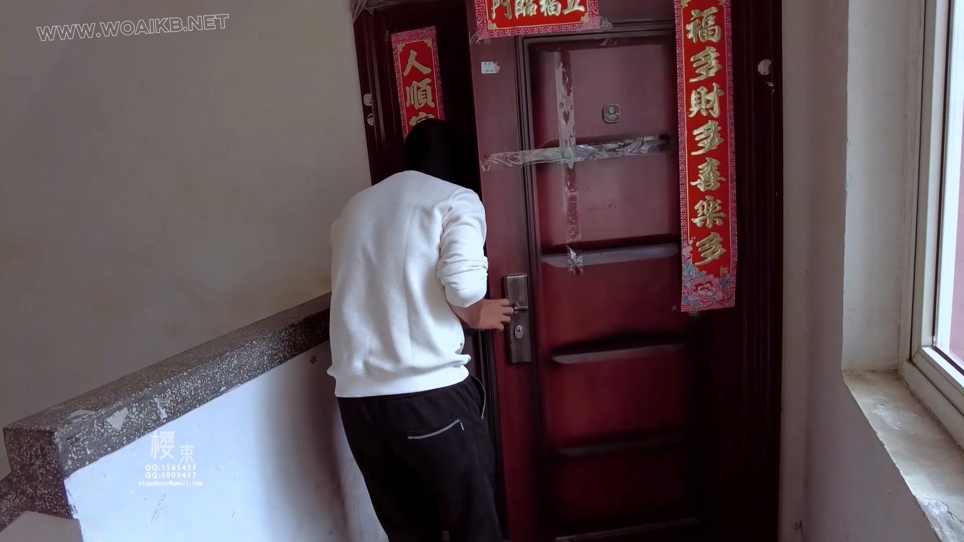 变态小偷入室偷窥学生妹自W脱衣洗澡!迷晕驷马捆绑抽打挠痒玩弄 《变态歹徒》定拍...