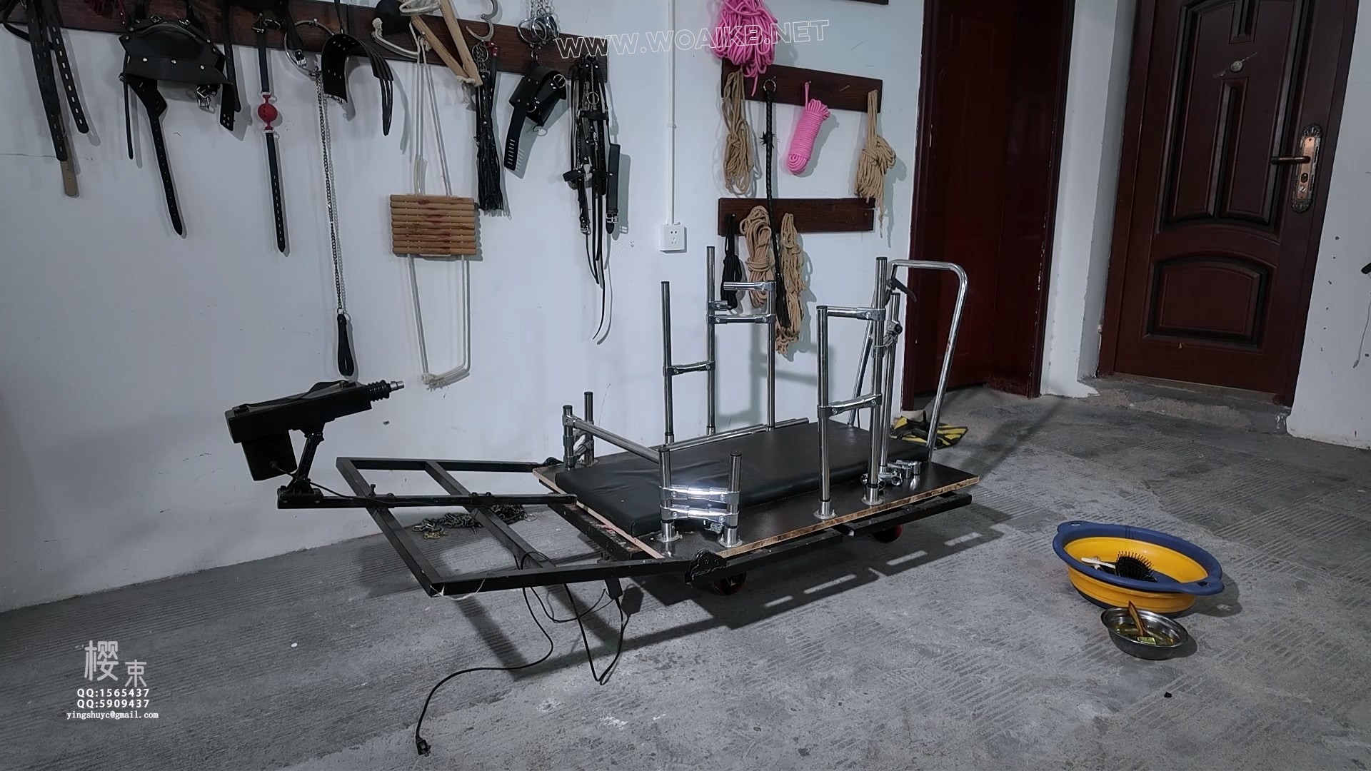 第十号人体实验进行新药痒痒油的测试记录！刑椅固定刷油后各种工具挠痒！炮机强力...