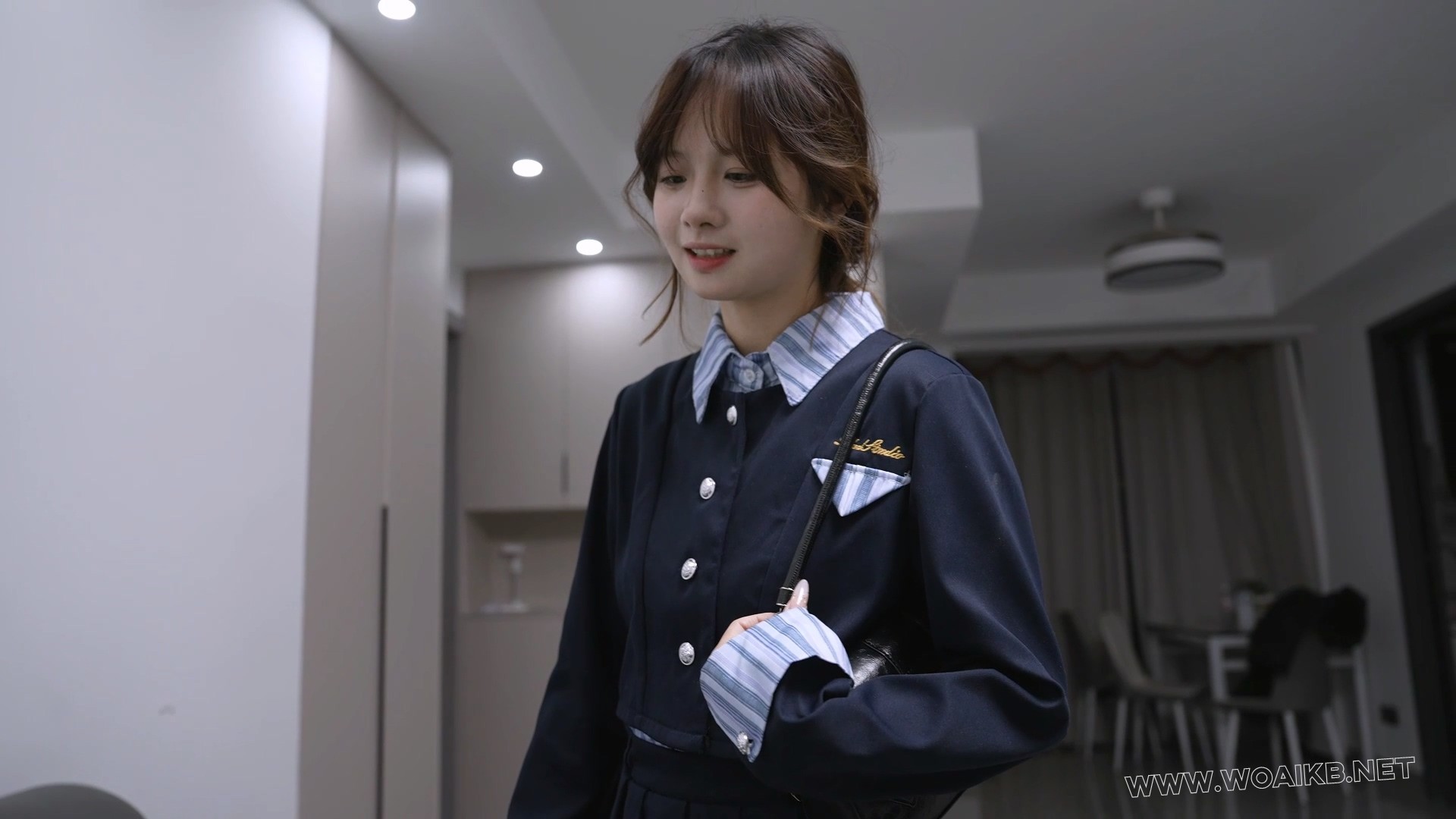 邪恶导演捂晕玩弄小美女 邪恶导演（3）