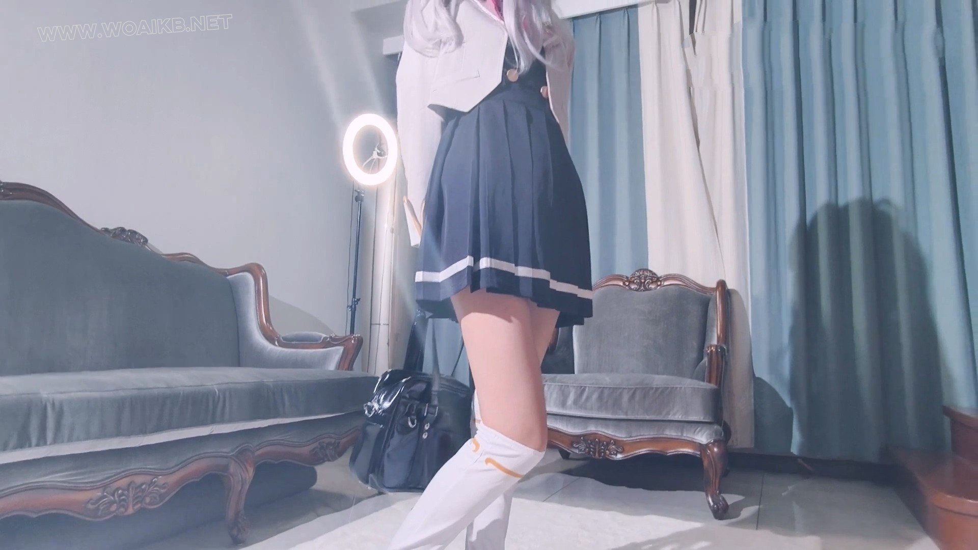 【剧情大作】【咲希cos 丝袜日式紧缚TK+剧情 《不时轻声地以俄语遮羞的邻座艾莉同...