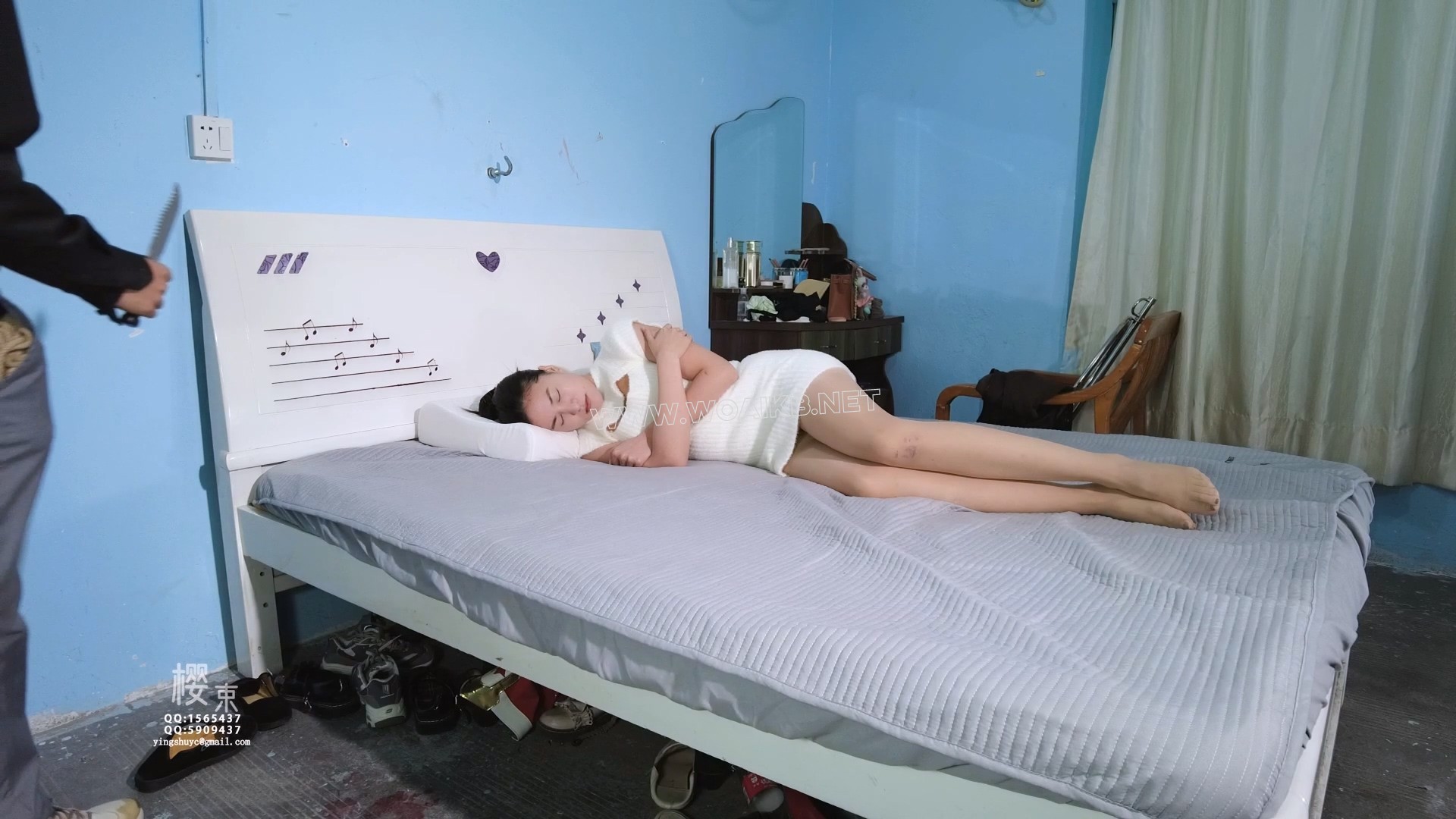 猥琐歹徒入室玩弄强奸美女名媛！翘臀环固定棒棒刺激！挠痒打屁屁！ 《抢劫名媛》天...