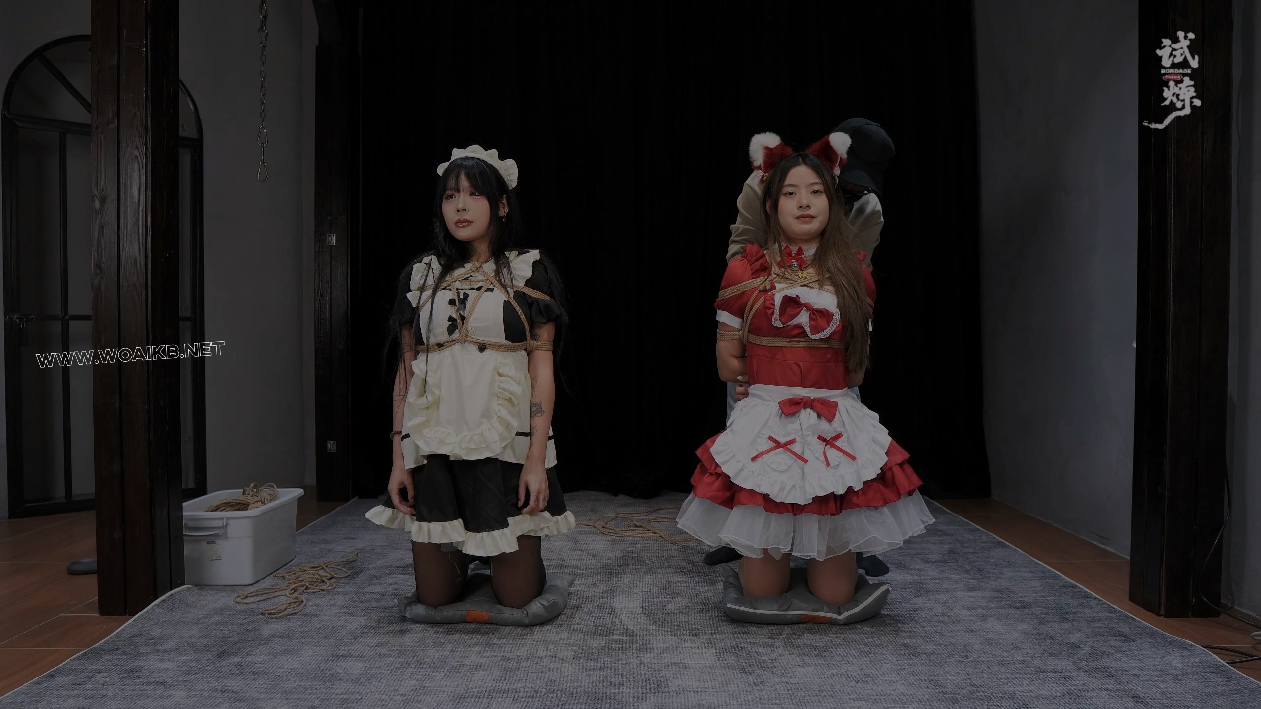 希希曼尼双人单腿跪吊缚+郊狼+SP口水直流眉头紧皱