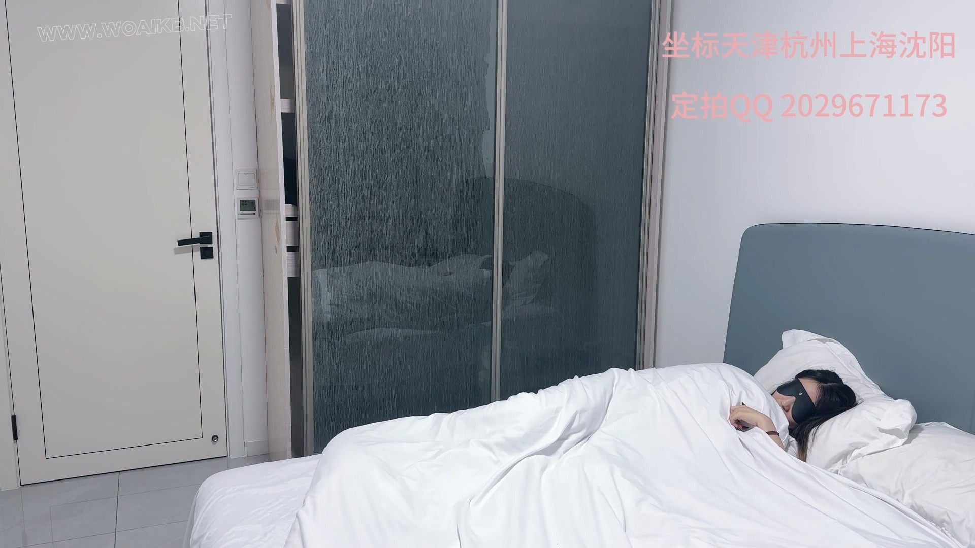 神偷少女深夜潜入宅女偷盗，却被宅女小脚吸引，随即迷晕，羞辱，捆绑，玩弄，，鞋...