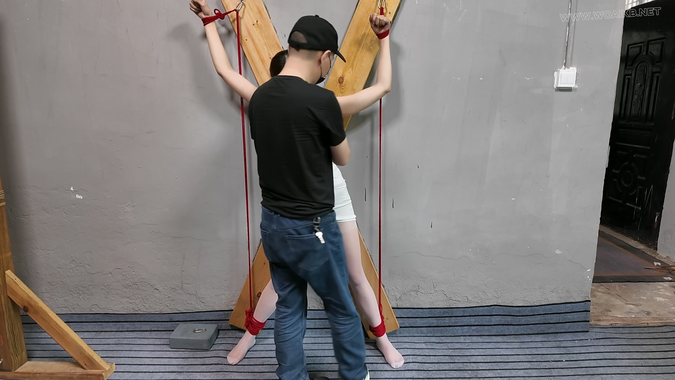 【尿了】驯服卧底下 预览图 2