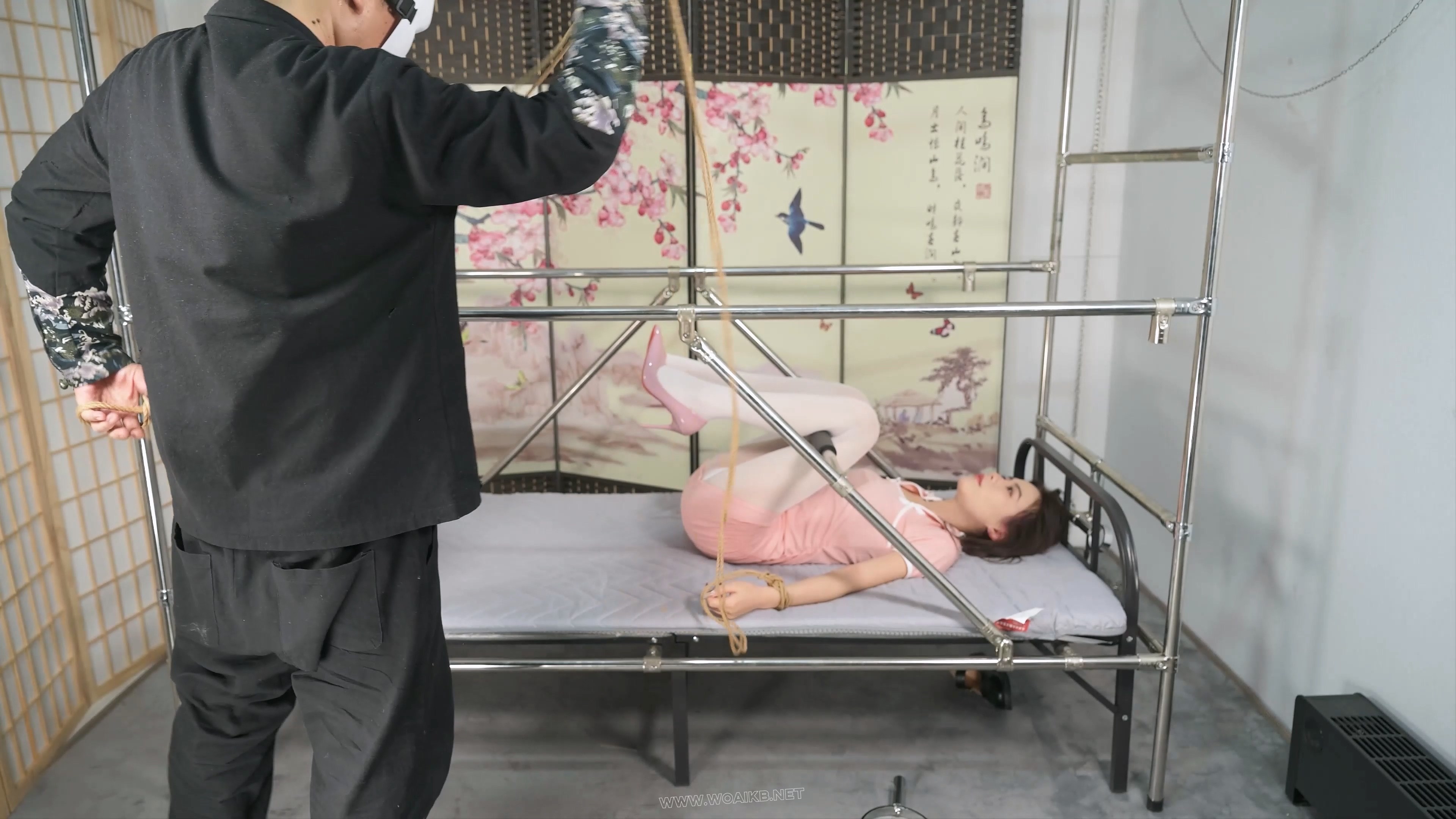 言妍刑床分腿固定--白丝、高跟、TK、电击、放置 预览图 3