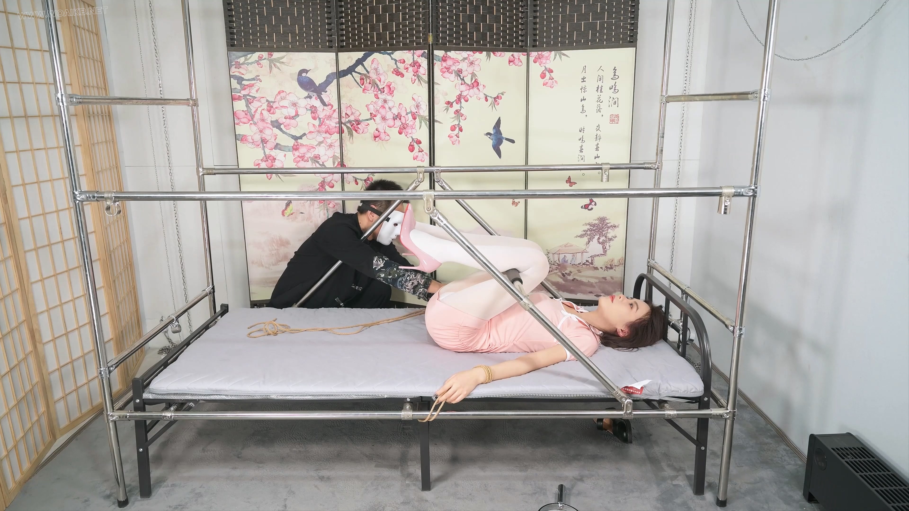 言妍刑床分腿固定--白丝、高跟、TK、电击、放置 预览图 4