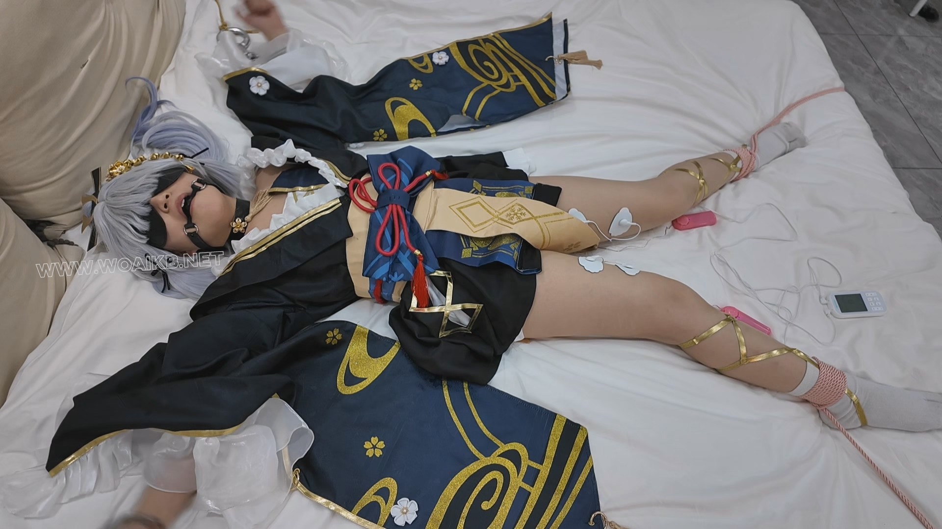 苏苏_神里绫华大字束缚，震动棒跳蛋电击调教，tk，揉胸，掐脖 预览图 8