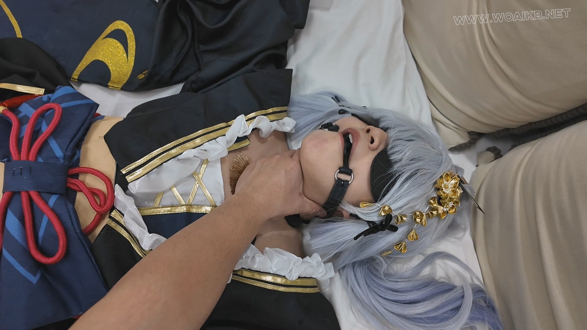 苏苏_神里绫华大字束缚，震动棒跳蛋电击调教，tk，揉胸，掐脖 预览图 11