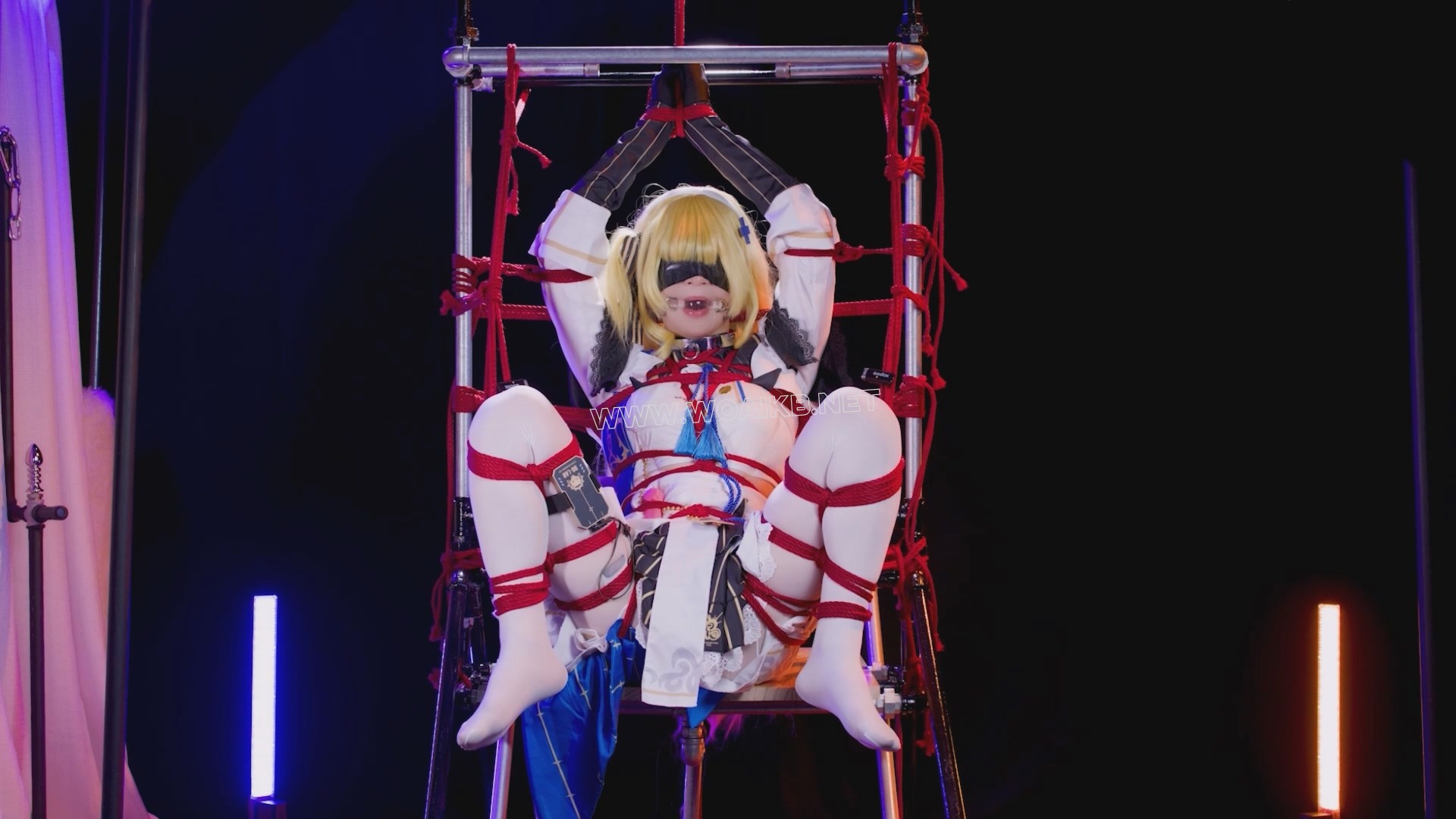 【拘束屋】第四期，应粉丝要求而再次陷入拘束架中被完全拘束的菲比 预览图 7