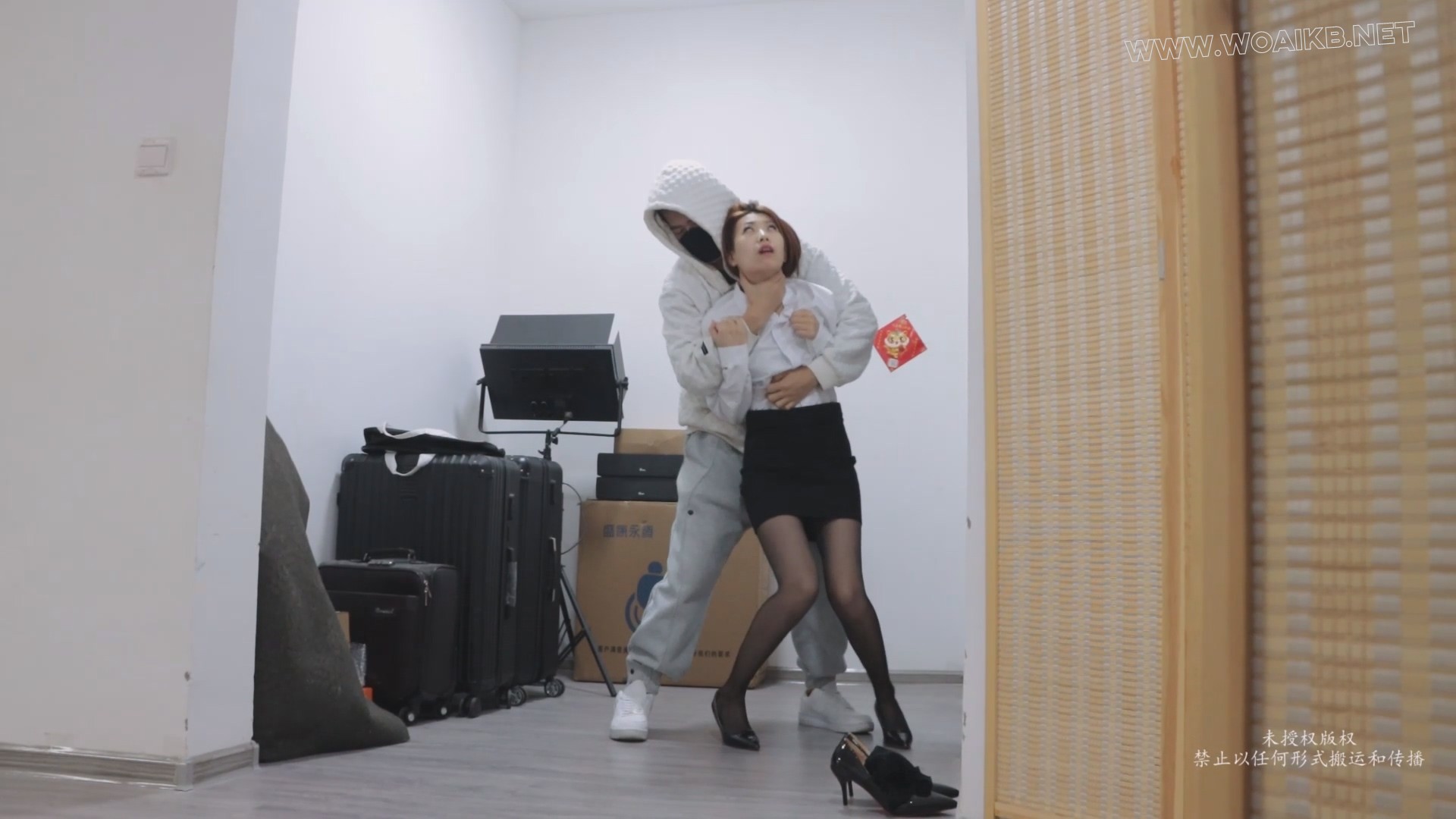 诺米被入室迷晕捆绑TK调教 预览图 1