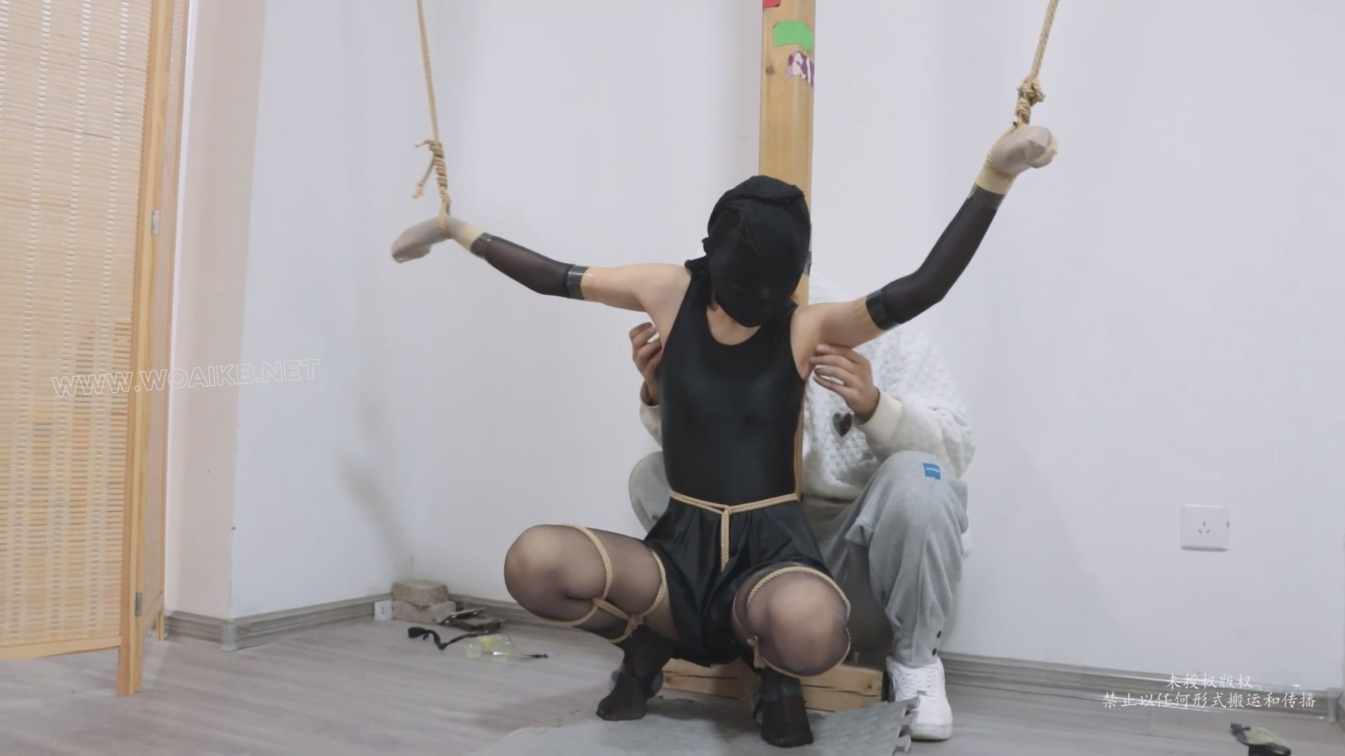 诺米被入室迷晕捆绑TK调教 预览图 17