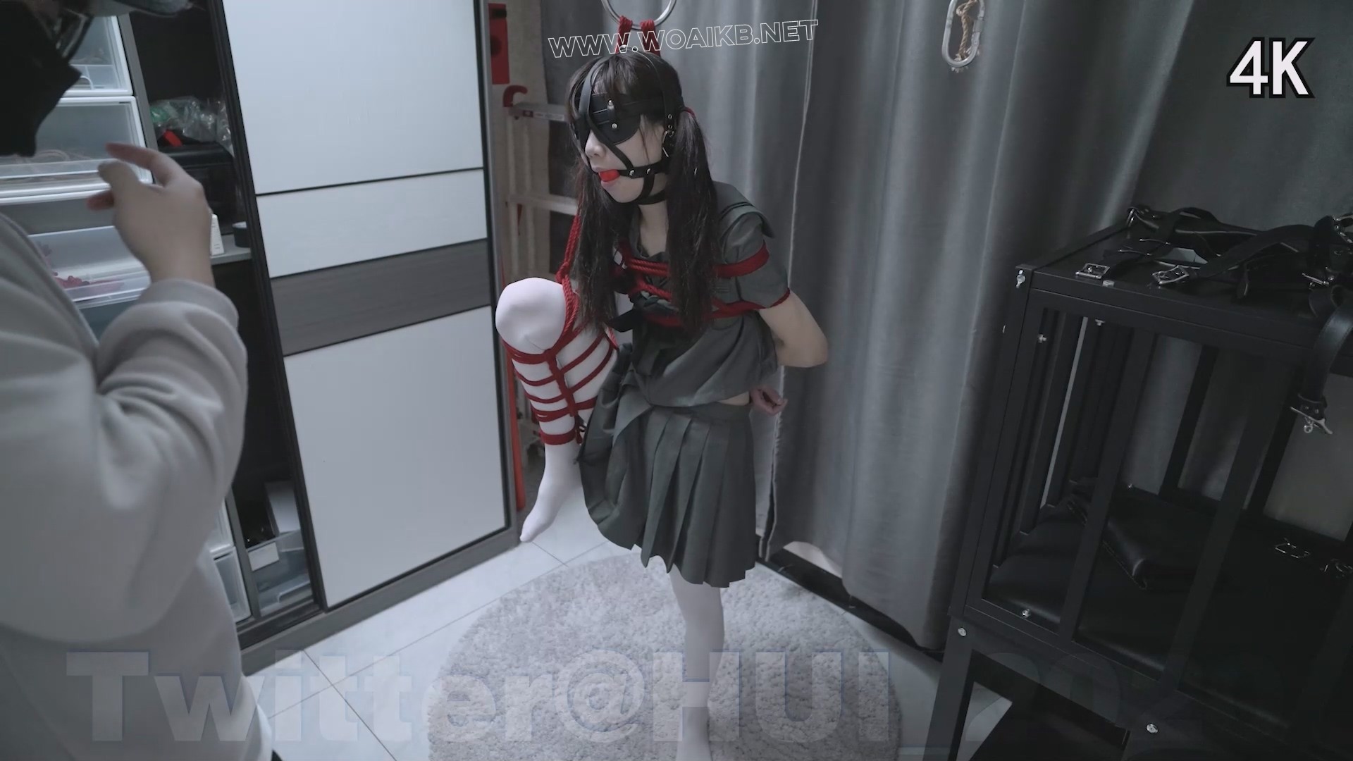 依旧啵啵贝，强制单腿吊，假YJ手动抽插，其实是因为炮机坏了 预览图 8