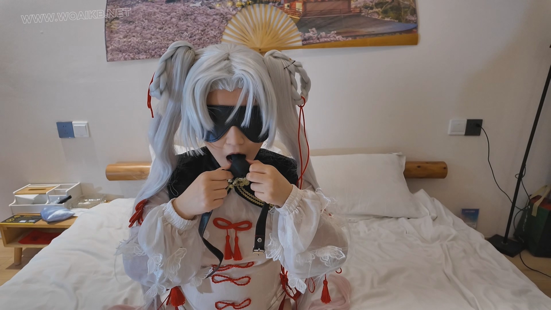 苏苏_不知火cos 五角星自缚镣铐震动棒跳蛋玩耍+跪爬sp扇脸口积极 预览图 4