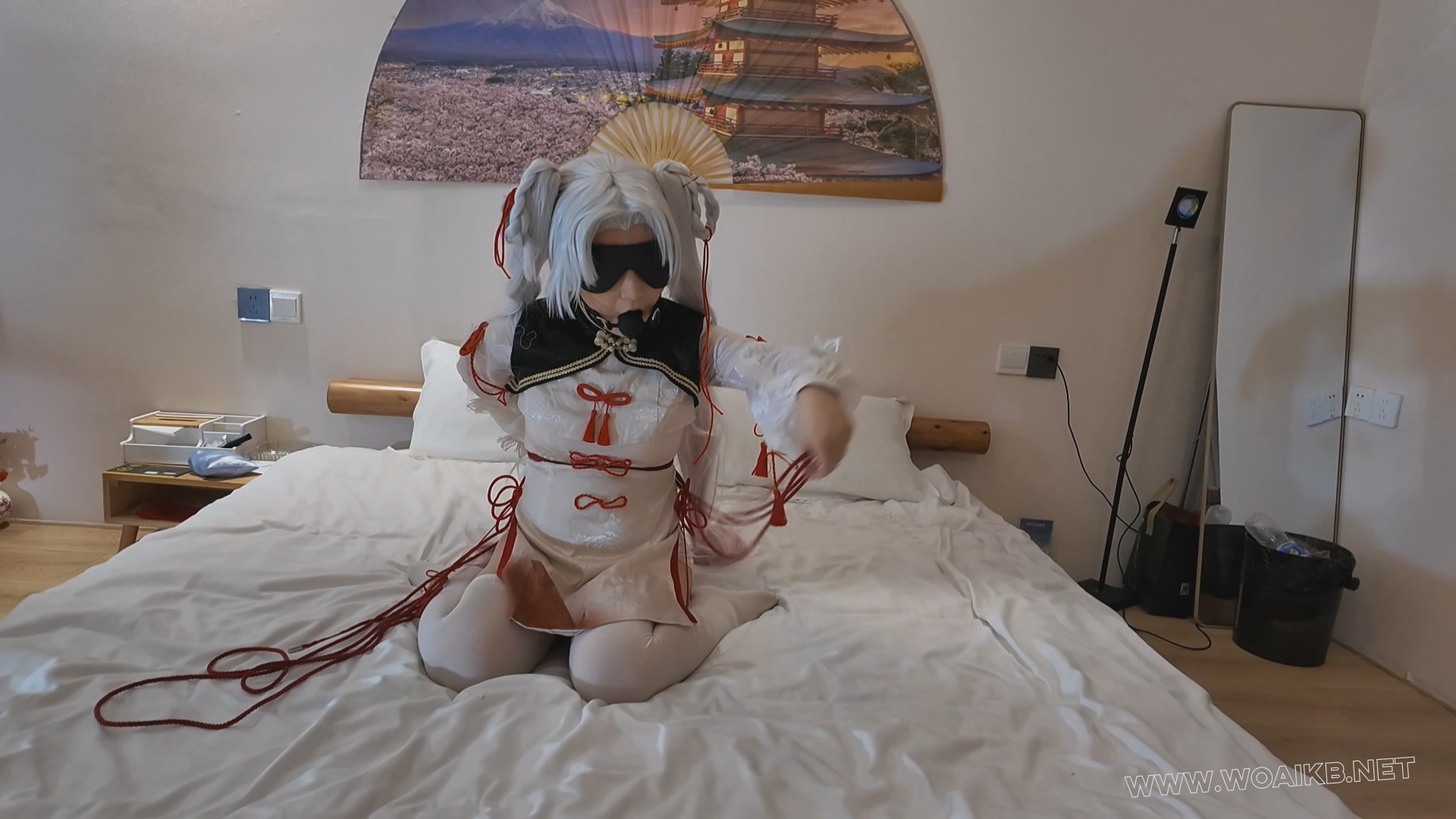 苏苏_不知火cos 五角星自缚镣铐震动棒跳蛋玩耍+跪爬sp扇脸口积极 预览图 5