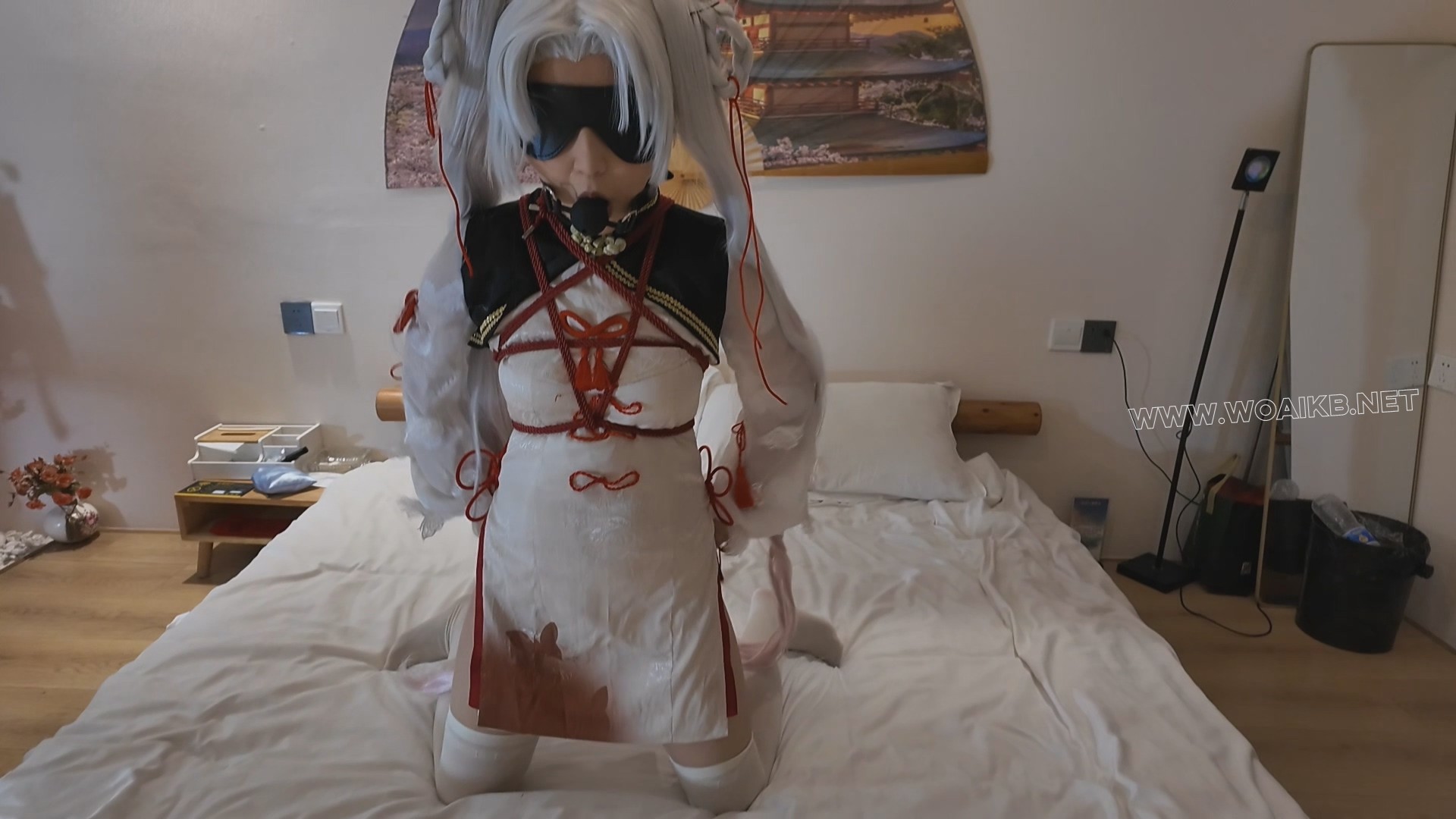 苏苏_不知火cos 五角星自缚镣铐震动棒跳蛋玩耍+跪爬sp扇脸口积极 预览图 10