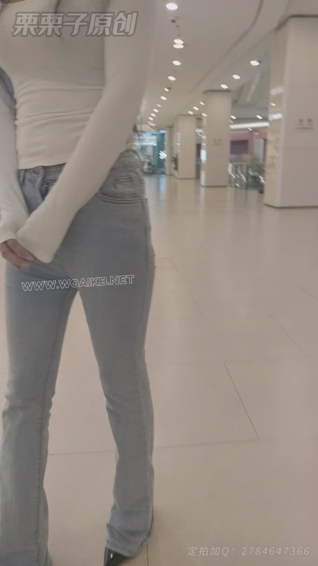 《堕落的邻家妻子 8》 户外调教、商场强高、公共卫生间失禁、假丁丁、裤里丝、高跟... 预览图 6