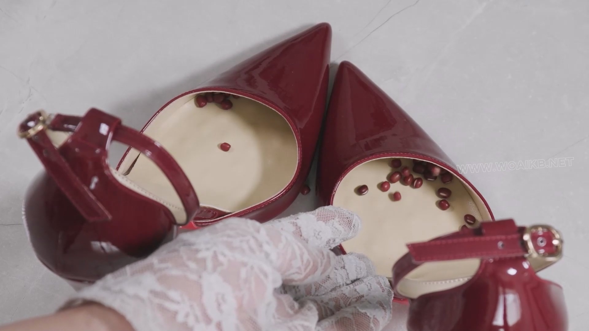 红高迎春 炮机强高 钢枷铐镣禁锢的红裙肉丝13CM红高跟+金属GS、TD、炮机与跑步机 预览图 1