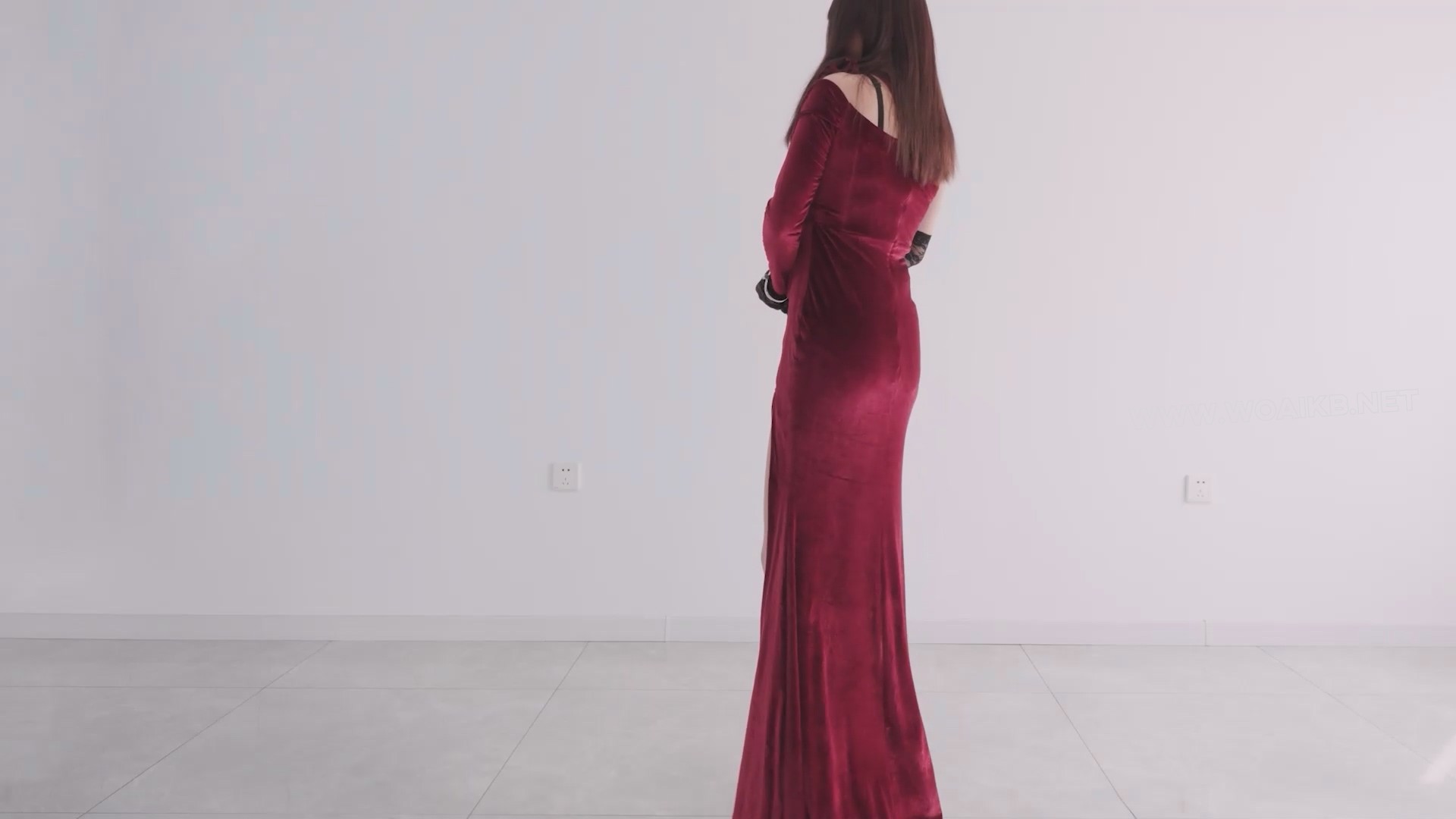 红高迎春 炮机强高 钢枷铐镣禁锢的红裙肉丝13CM红高跟+金属GS、TD、炮机与跑步机 预览图 6