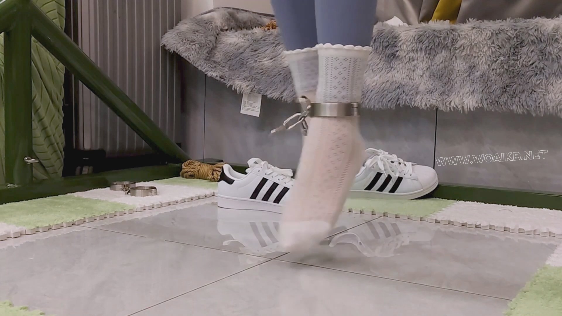 《被调教的薇薇》第六集 [定拍]-强制踮脚吊缚 第六集来了 薇薇被要求身穿瑜伽裤＋... 预览图 12