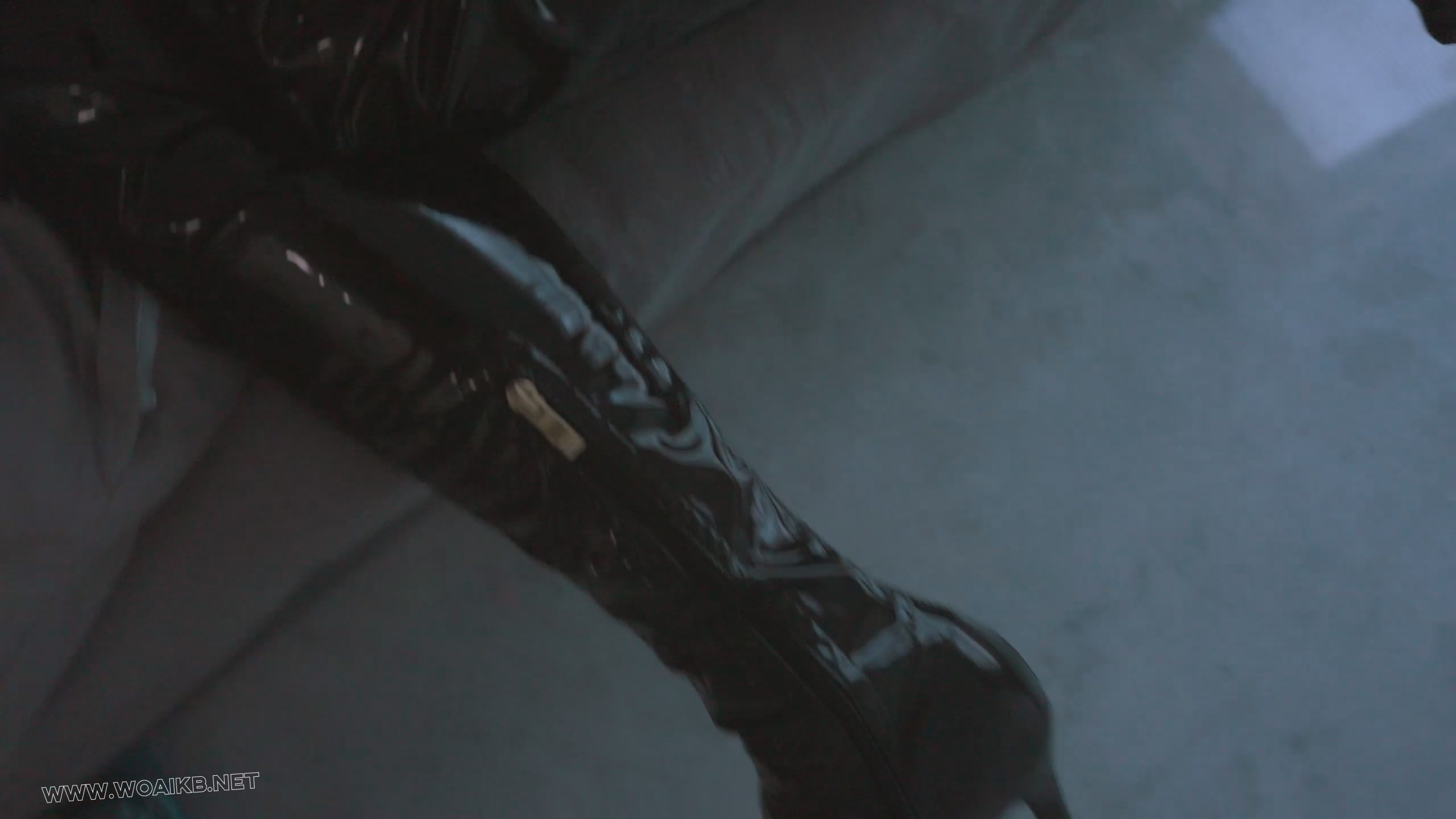 《欲望都市3》女侦探陷入陷阱被迷烟迷晕，J控夜视视角，躺在床上被这么玩弄，等女... 预览图 5