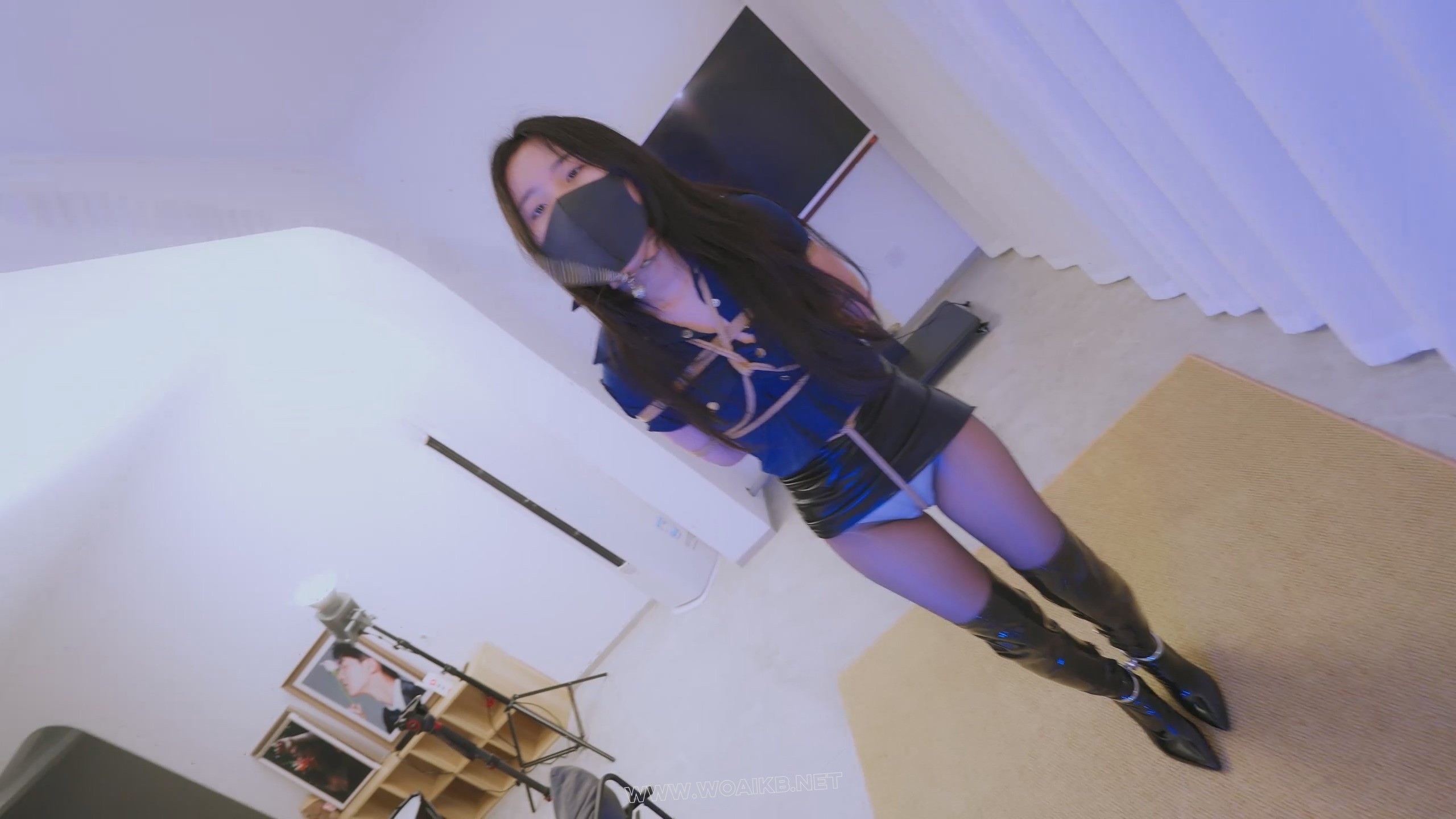 《欲望都市3》女侦探陷入陷阱被迷烟迷晕，J控夜视视角，躺在床上被这么玩弄，等女... 预览图 19