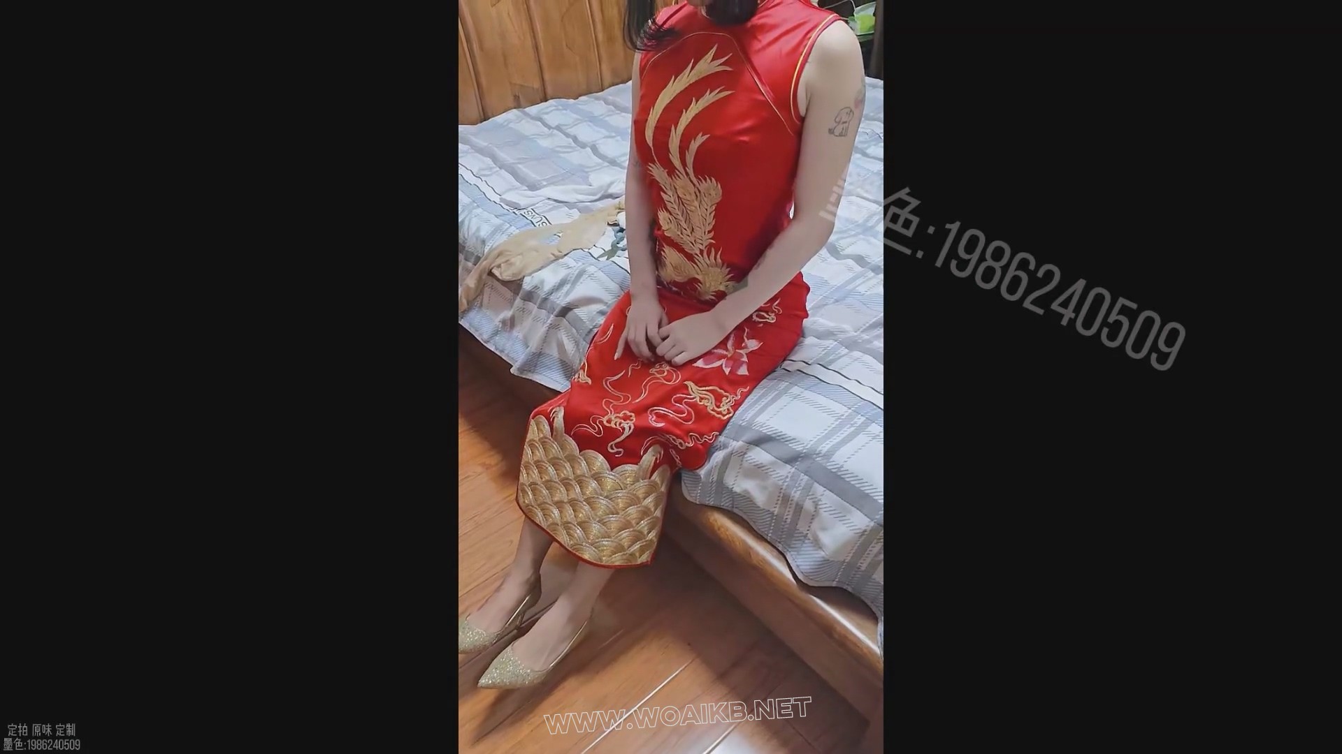 旗袍驷马震动棒强高 脱内裤塞嘴 模拟中式新娘被捆绑 盖红盖头吃东西