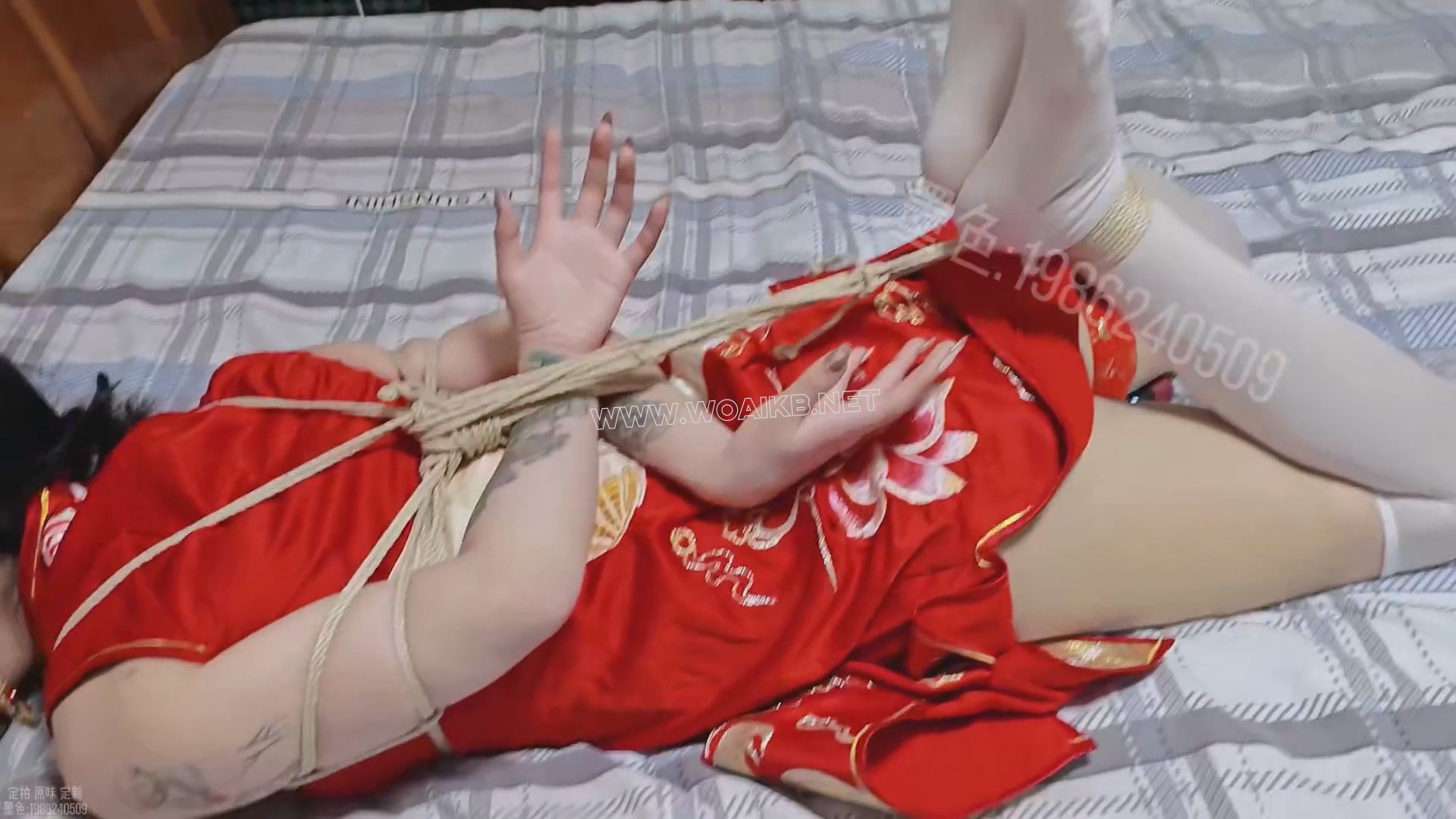 旗袍驷马震动棒强高 脱内裤塞嘴 模拟中式新娘被捆绑 盖红盖头吃东西 预览图 10