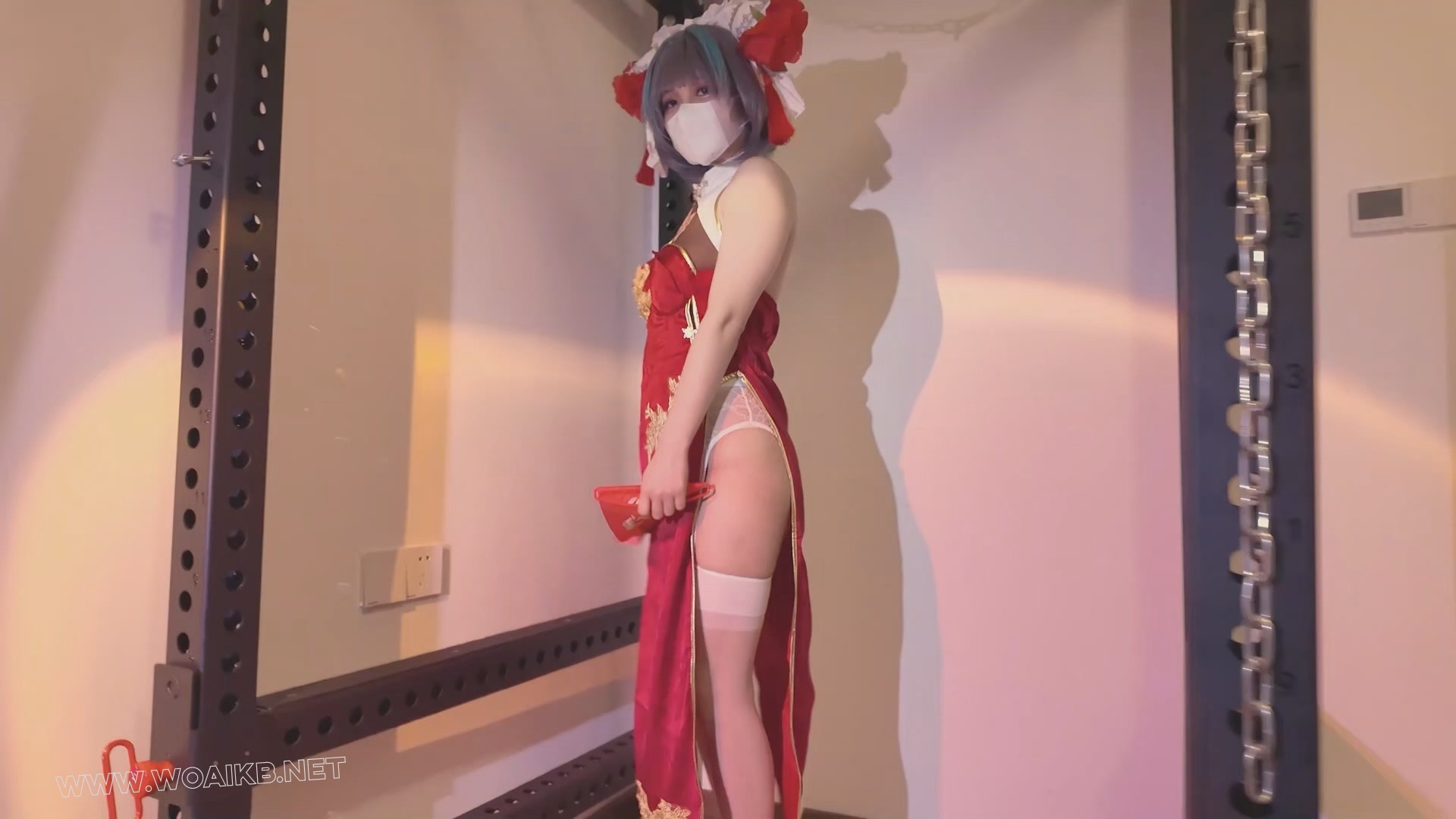 《柴郡贺岁一字马人体春联》-海砂— 极限一字马人体春联采访，鼻勾细绳捆脚趾 预览图 1