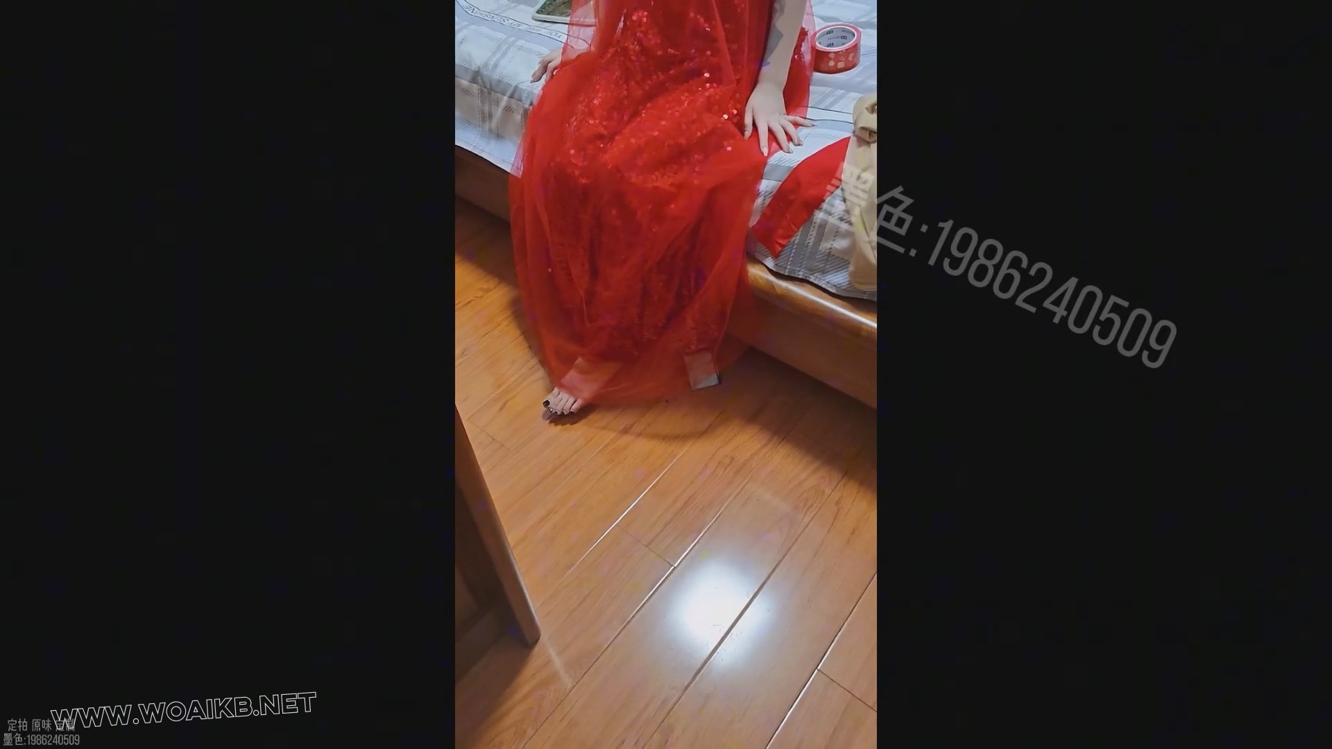 阳具口罩 穿脱原味内裤堵嘴 胶带封嘴 穿脱丝袜 捆绑椅子上吊起双腿 按摩棒强制高潮