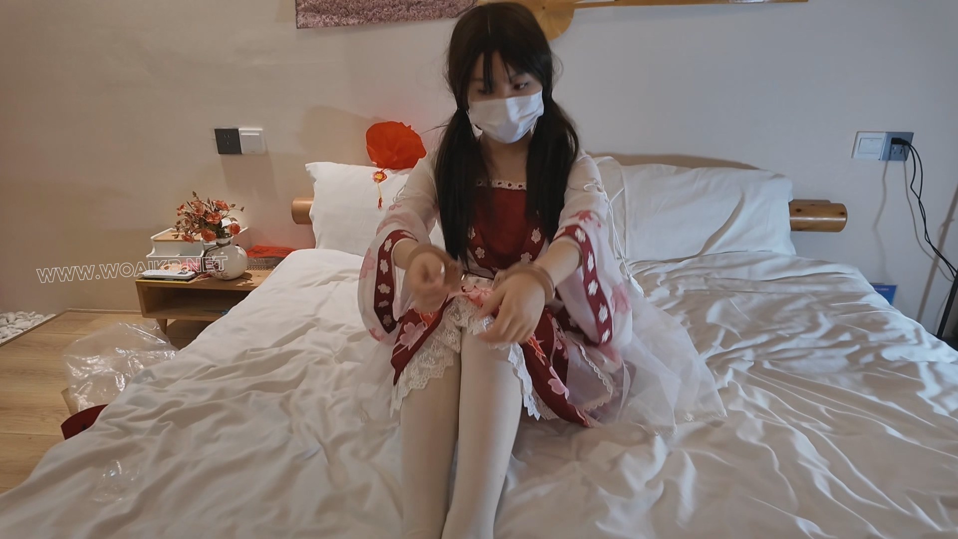 苏苏_和风Lolita开红包小游戏，镣铐捆绑眼罩口塞拘束，td电击刺激 预览图 2