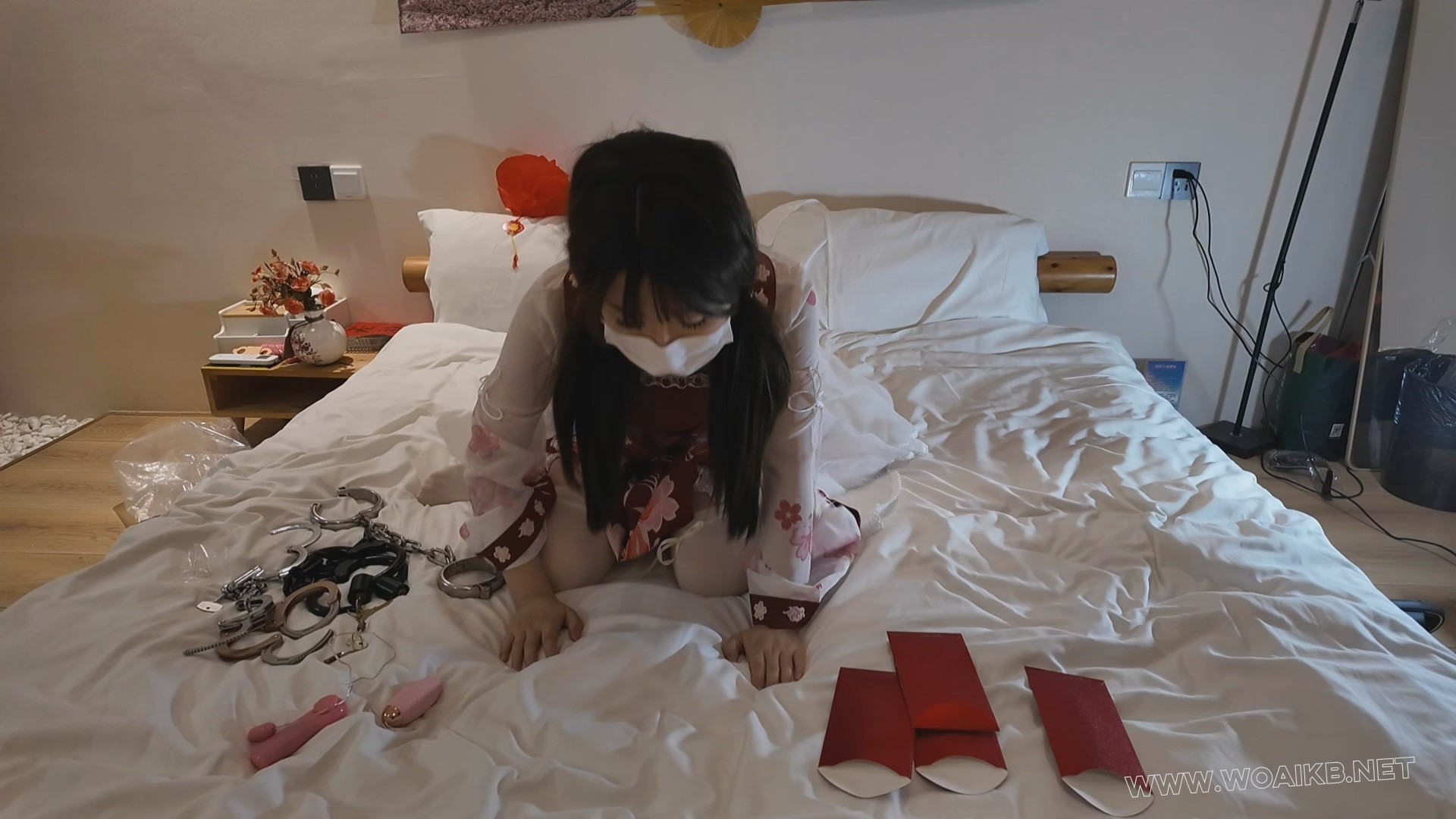 苏苏_和风Lolita开红包小游戏，镣铐捆绑眼罩口塞拘束，td电击刺激 预览图 14