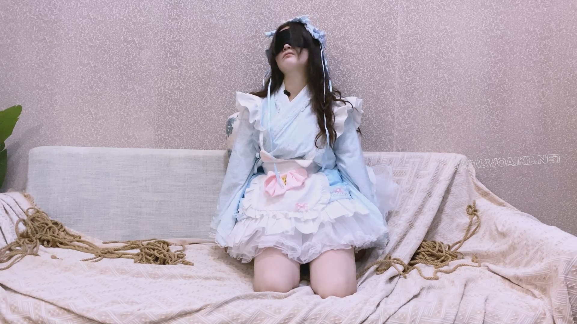 《吃鱼的喵》-客户定拍-第二十集-lo娘小蛋糕+内裤塞嘴+胶布封嘴+啵啵贝+乳夹+日式... 预览图 16