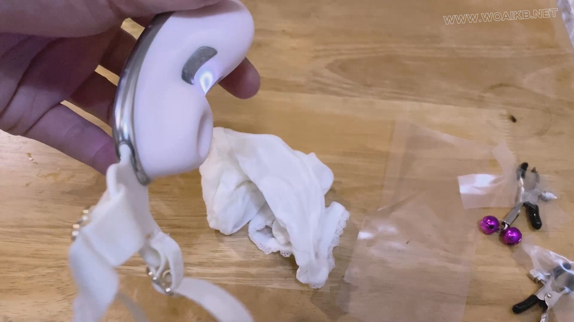 《吃鱼的喵》-客户定拍-第二十集-lo娘小蛋糕+内裤塞嘴+胶布封嘴+啵啵贝+乳夹+日式... 预览图 19