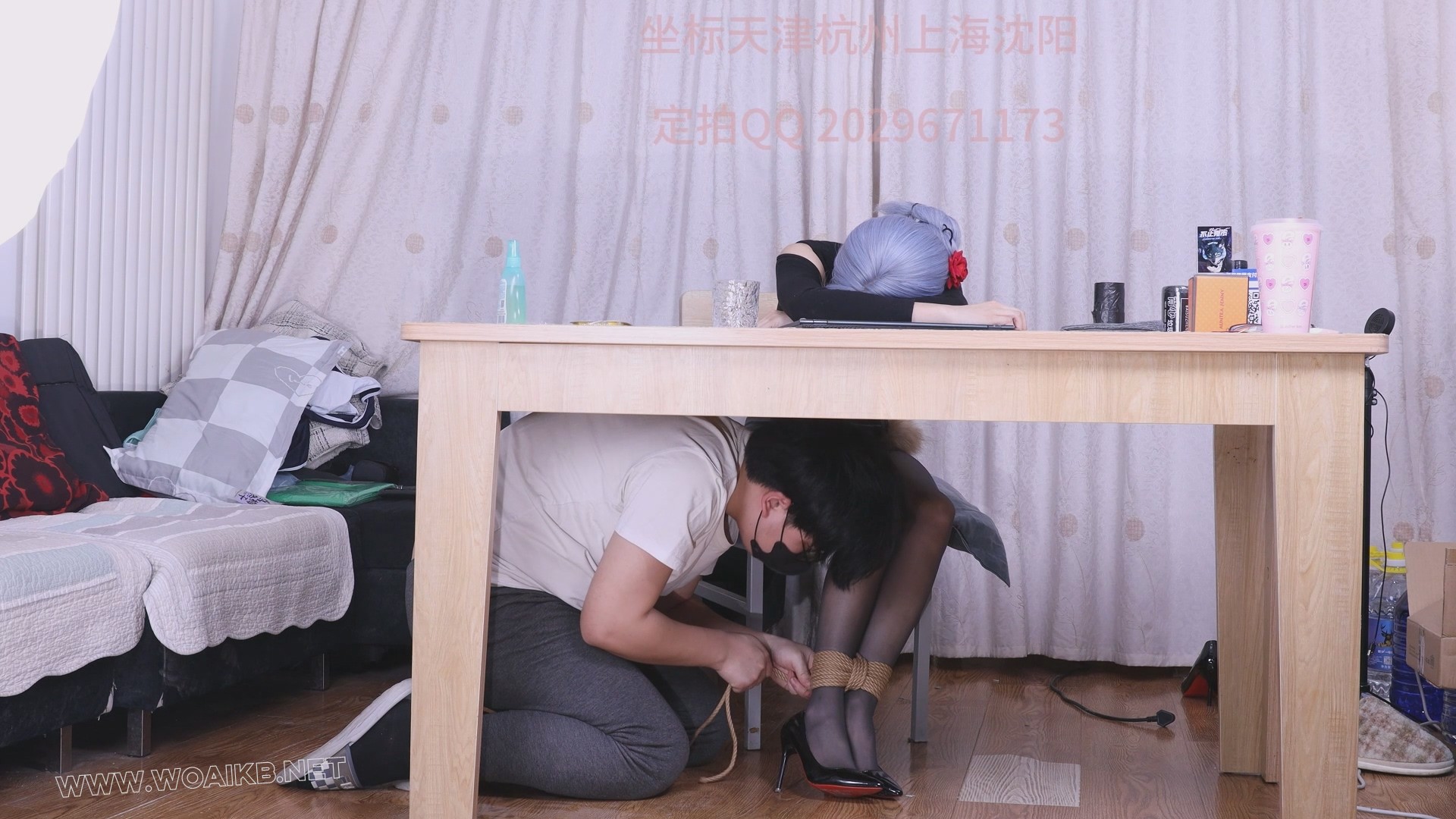 女总裁雪儿羞耻姿势play，被对象在办公室捆绑放置，口水收集，qg 预览图 4