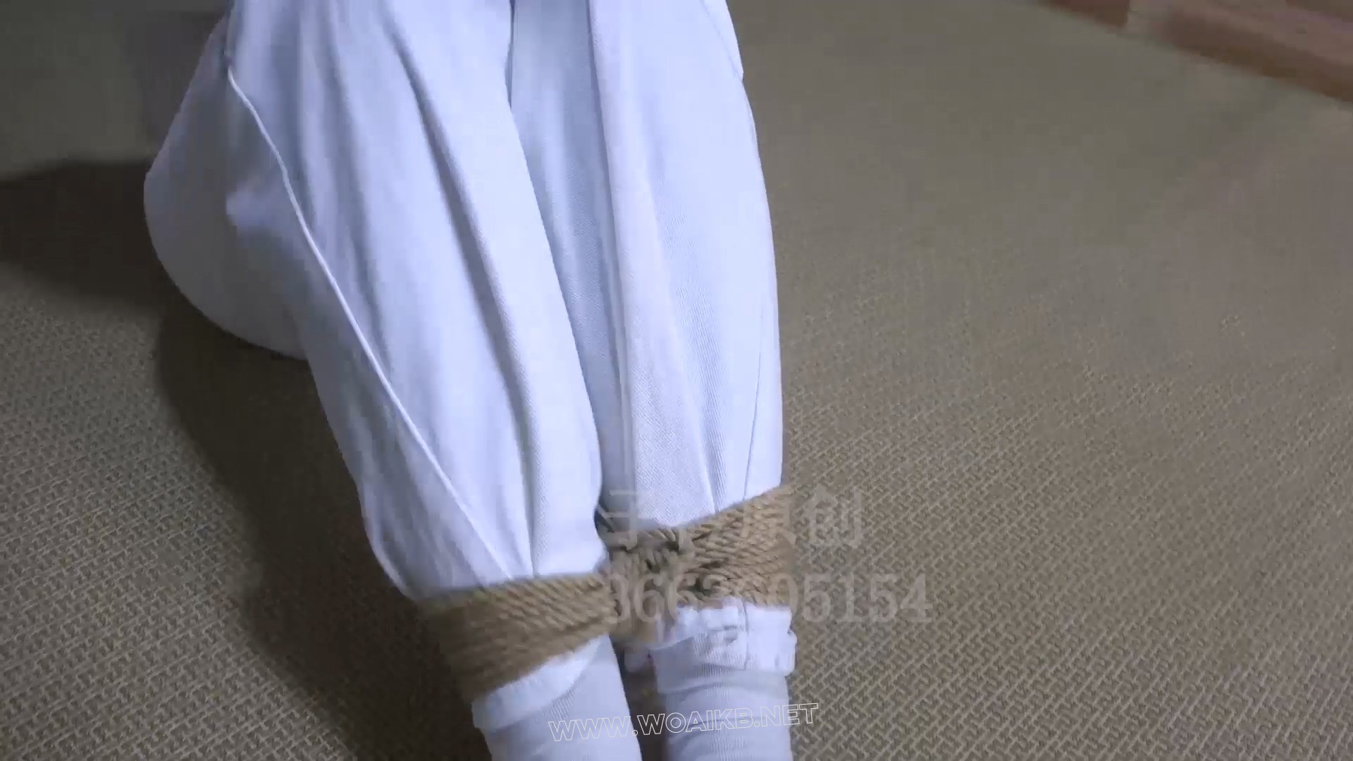 定拍捆绑女大学生云兮 五花驷马挣扎白袜挠脚 预览图 2