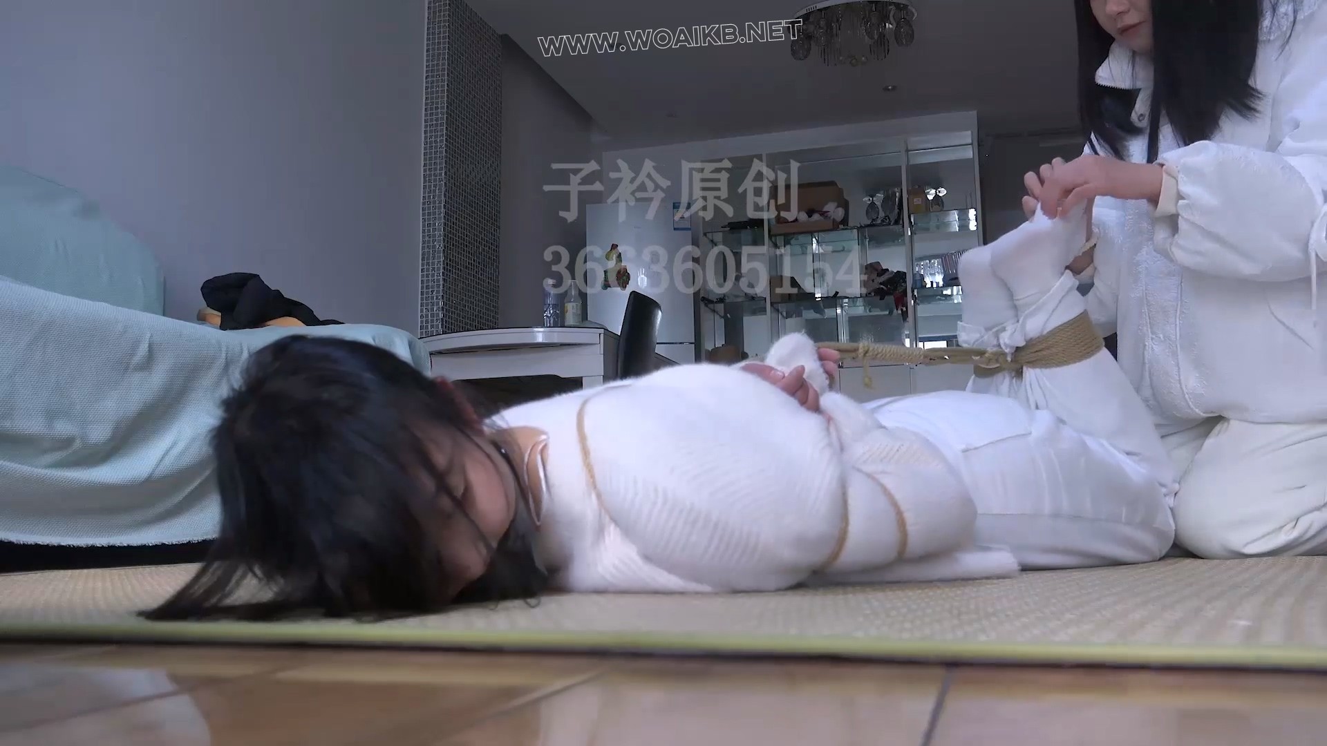 定拍捆绑女大学生云兮 五花驷马挣扎白袜挠脚 预览图 11