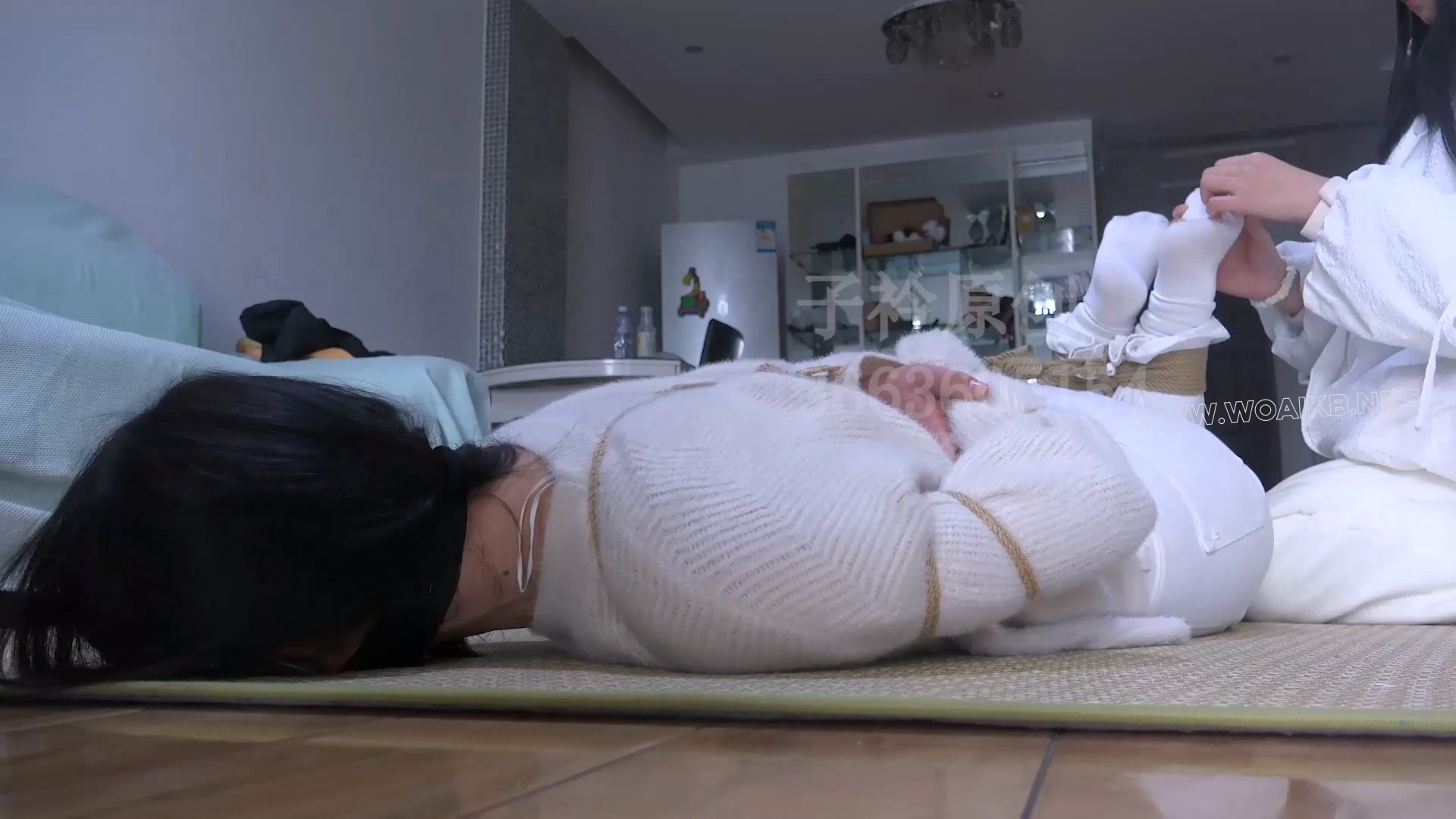 定拍捆绑女大学生云兮 五花驷马挣扎白袜挠脚 预览图 14