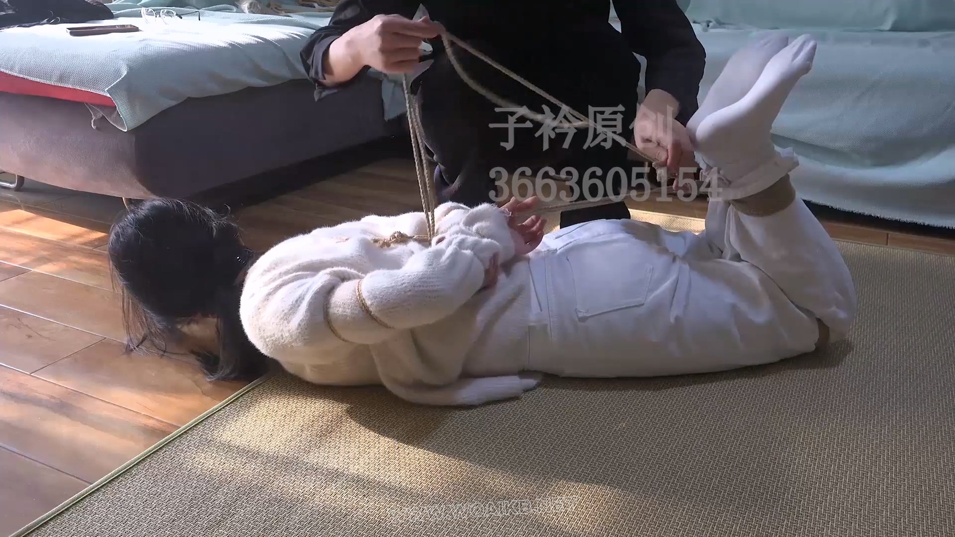 定拍捆绑女大学生云兮 五花驷马挣扎白袜挠脚 预览图 17