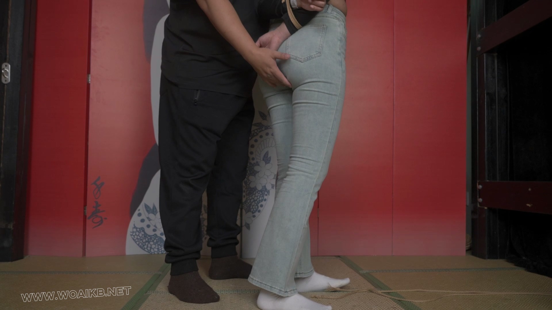 丰满小美女猫猫降临，牛仔裤白袜捆绑调教！肉感十足！ 预览图 11