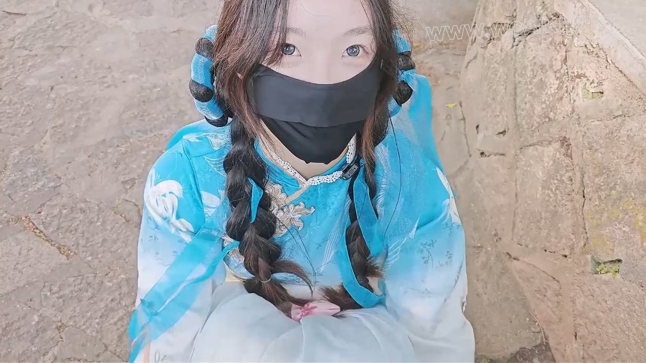 COS户外贝贝连续高强度电击一整天,到酒店洗澡后她终于投降了 预览图 9