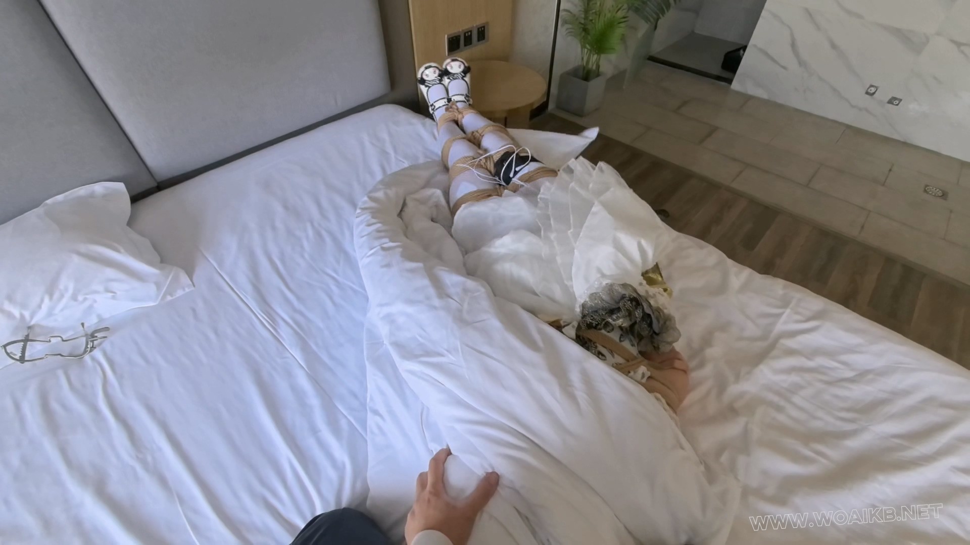 ◤暴走的小萝莉◢完美的诠释了什么叫反复鞭shi，剧本很好，不过模特以后应该不敢接... 预览图 22